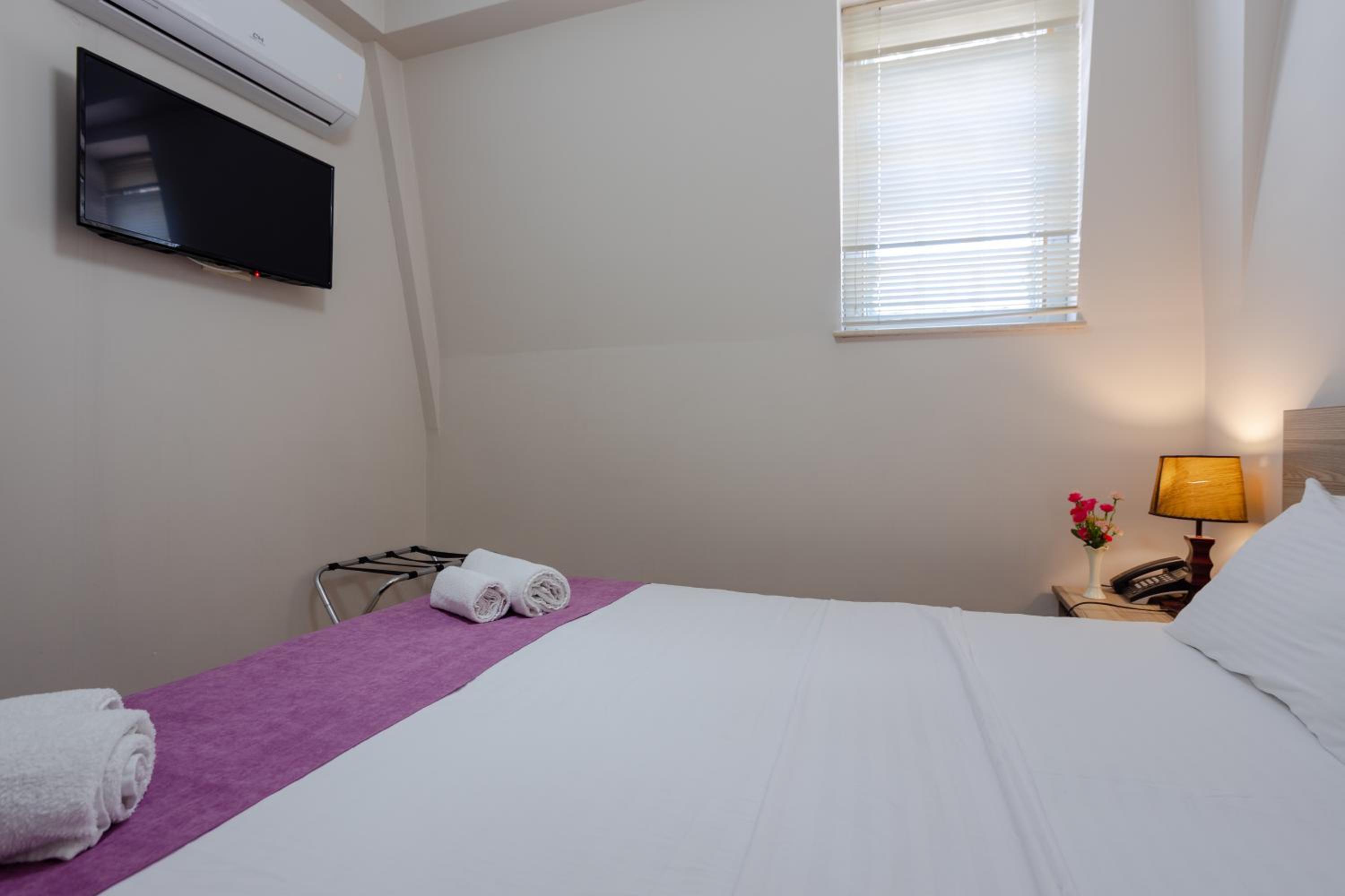 Budget Single Room photo 2