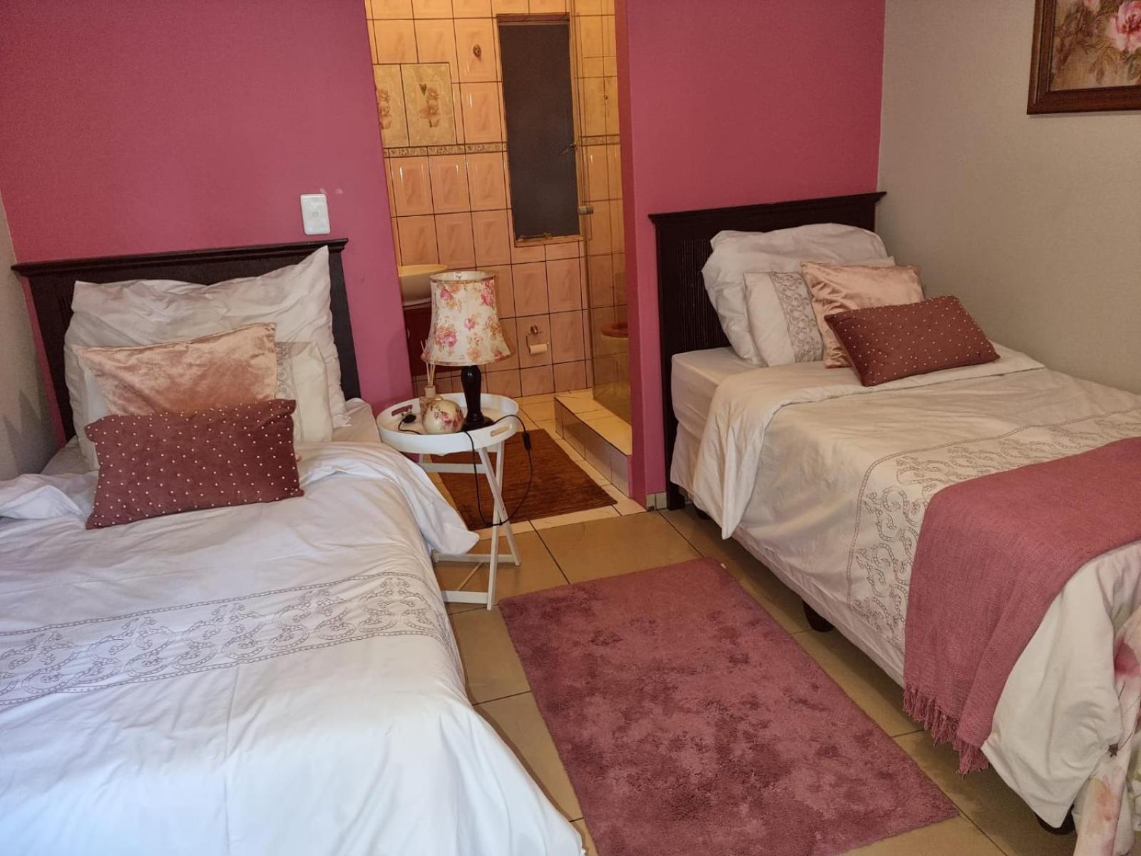 Budget Twin Room - Photo 1