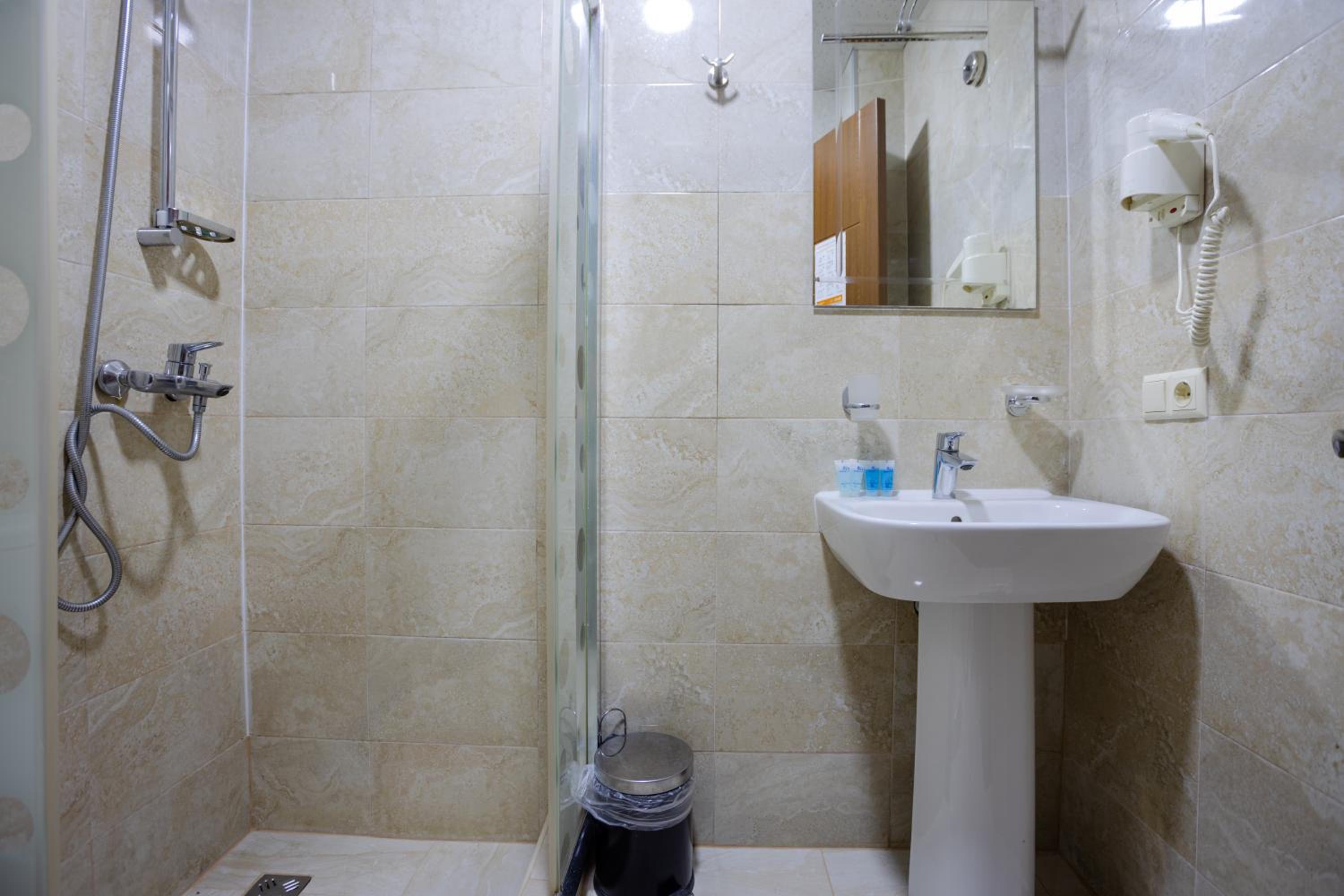 Budget Single Room photo 3