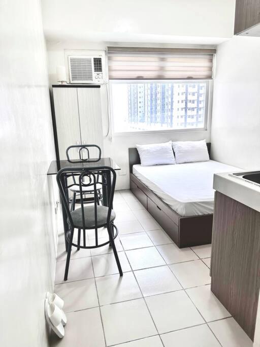 One-Bedroom Apartment - Photo 8