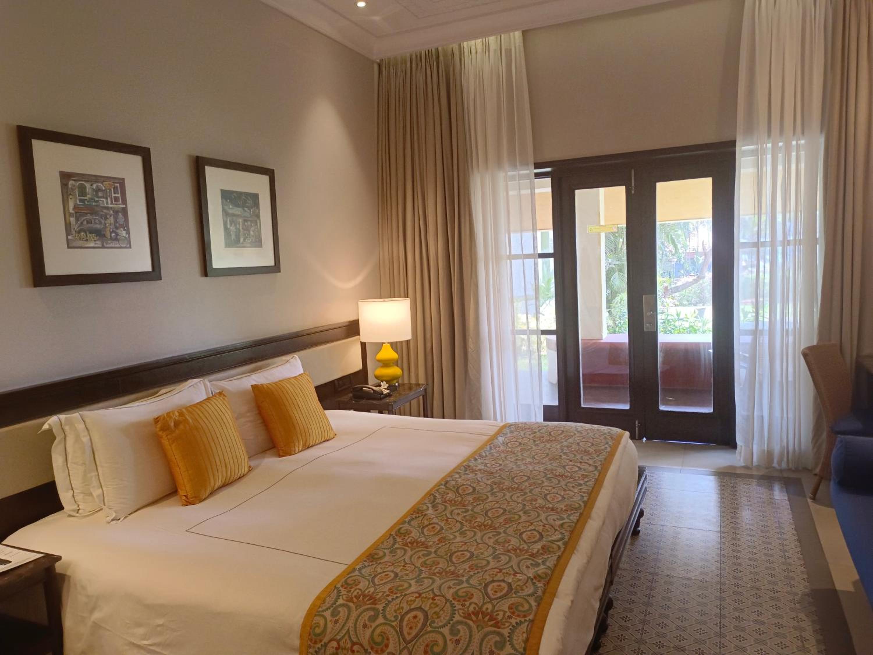 Superior Room Garden View with Sitout – King Bed