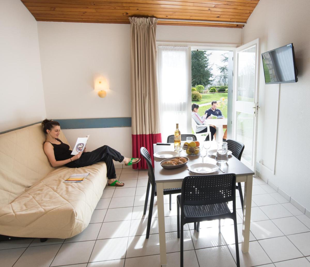 Apartment with Terrace (5 People) photo 3