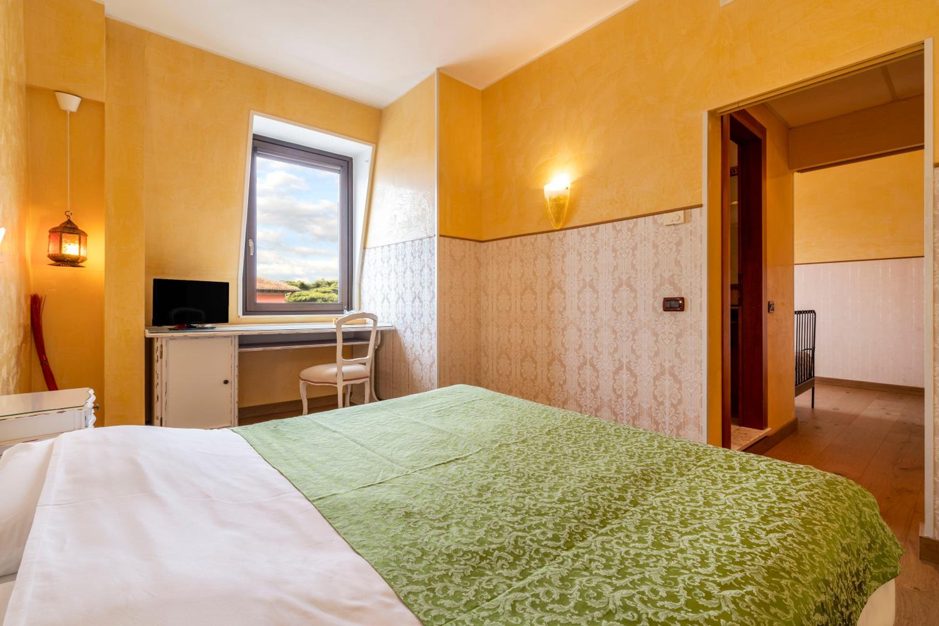 Triple Room - Photo 5