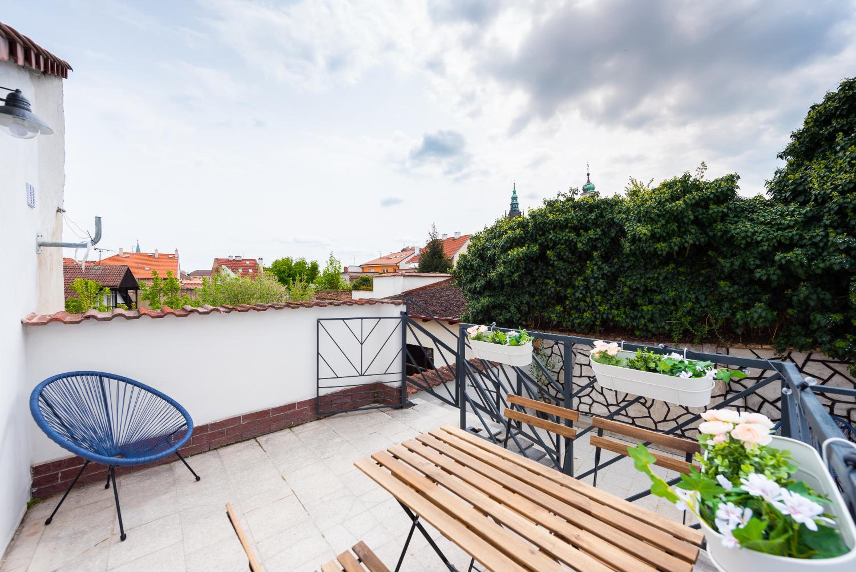 Family Room with Terrace photo 3