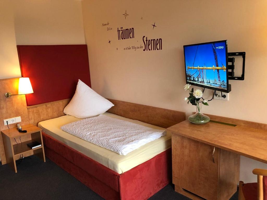 Standard Single Room with Balcony, photo 7