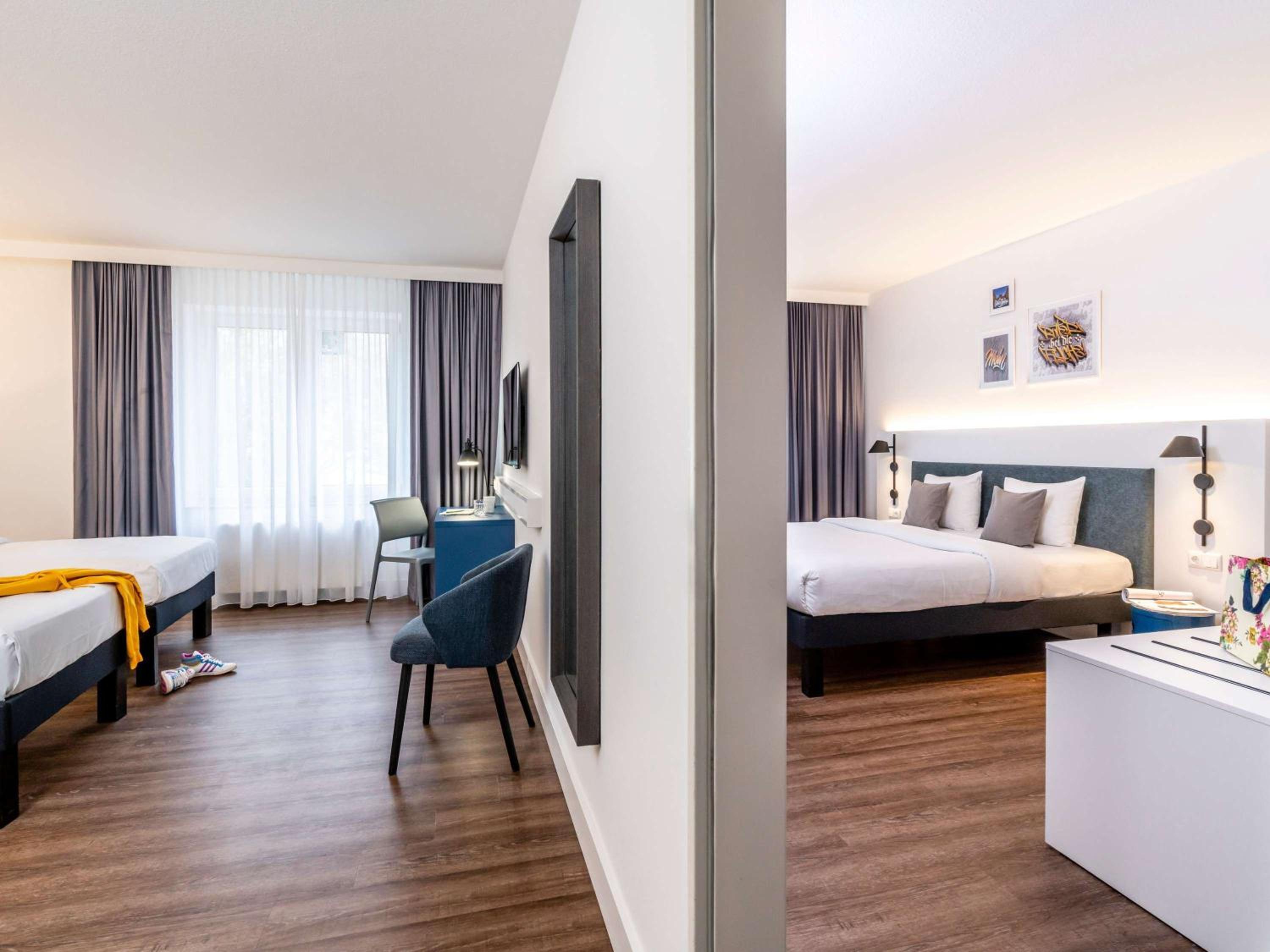 Standard Family Suite with Two Connecting Rooms - Photo 10