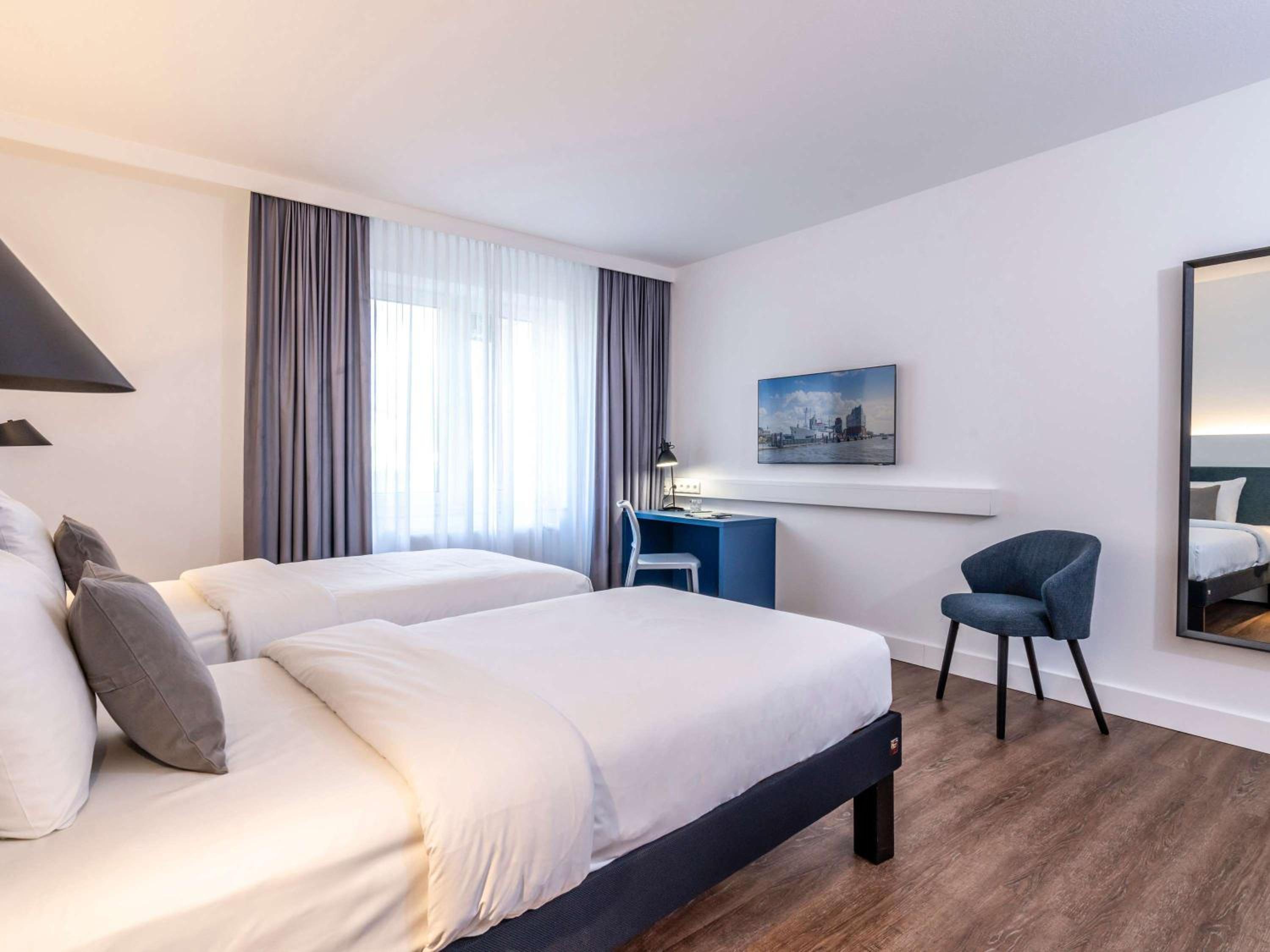 Standard Twin Room - Photo 9