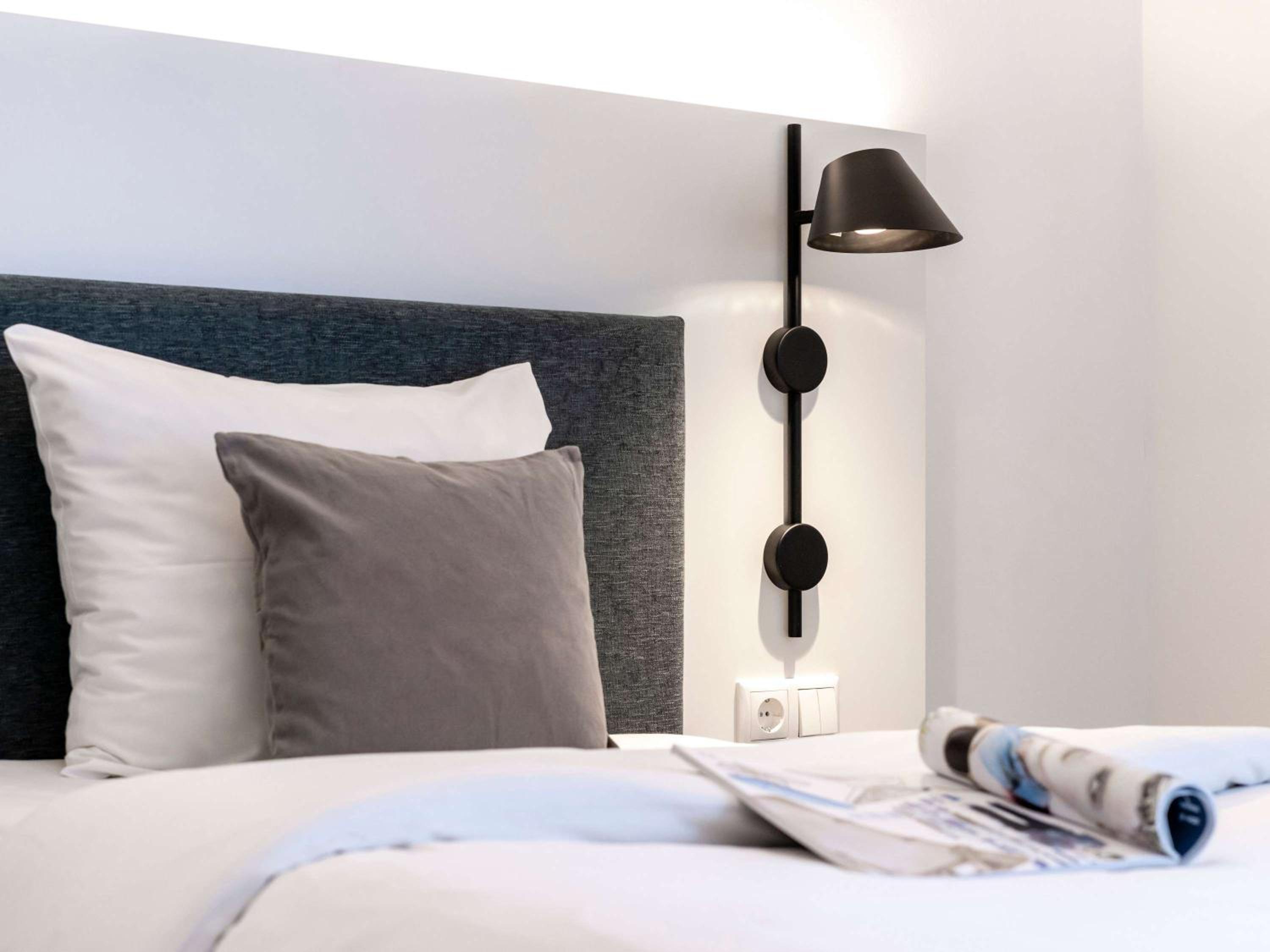 Standard Twin Room - Photo 7
