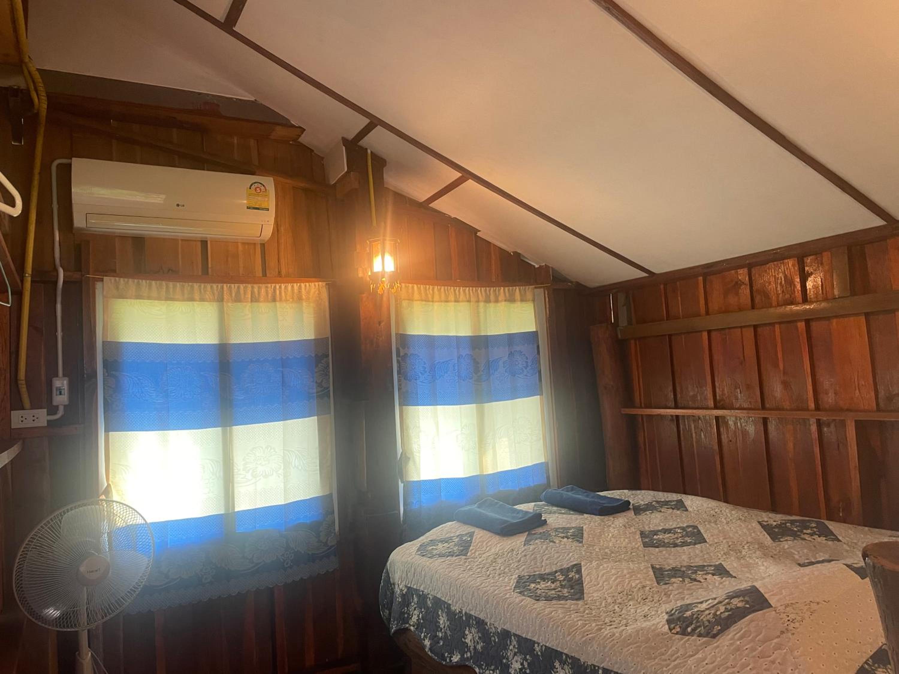 Double Room with Park View - Photo 12