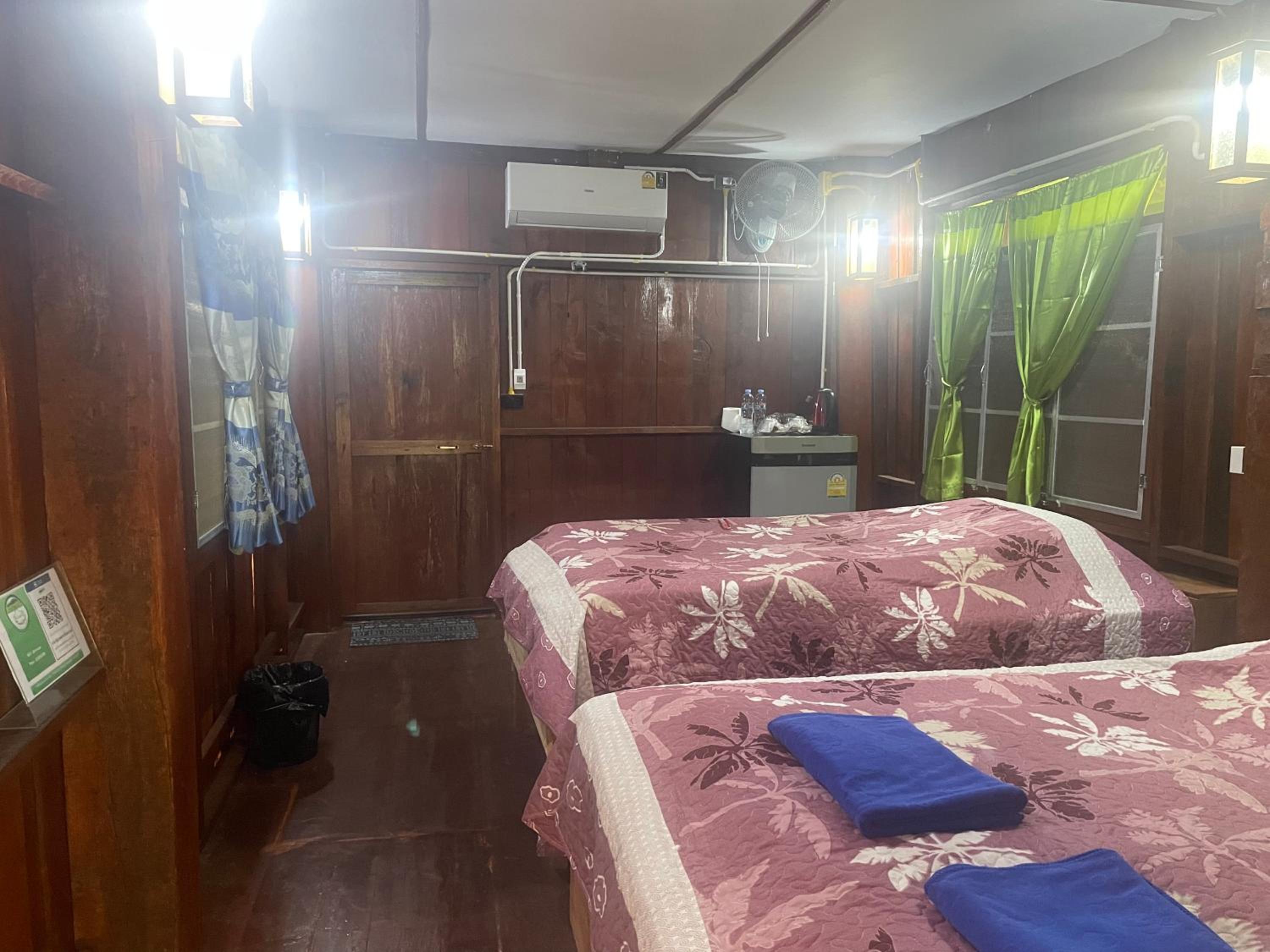 Double or Twin Room with Terrace - Photo 22