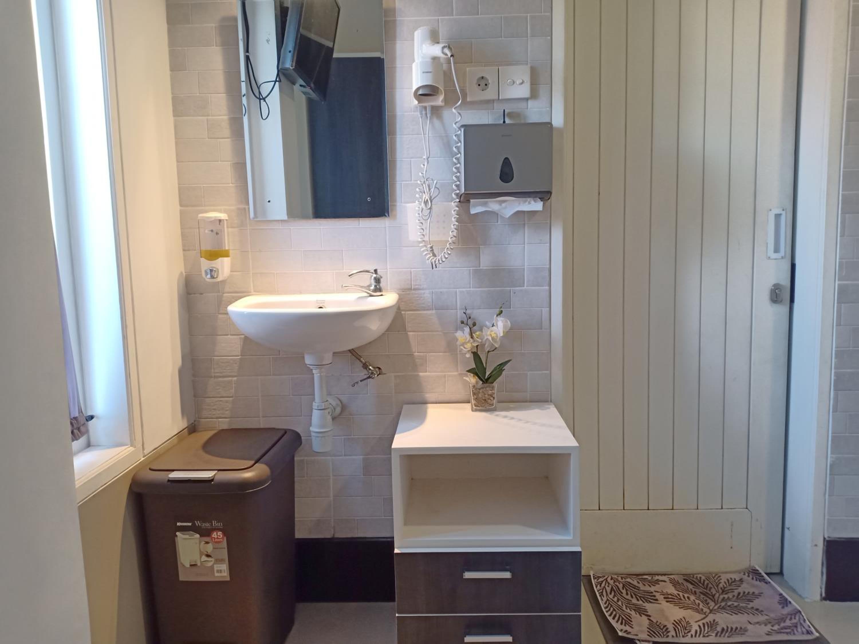 Double Room with Private Bathroom photo 3