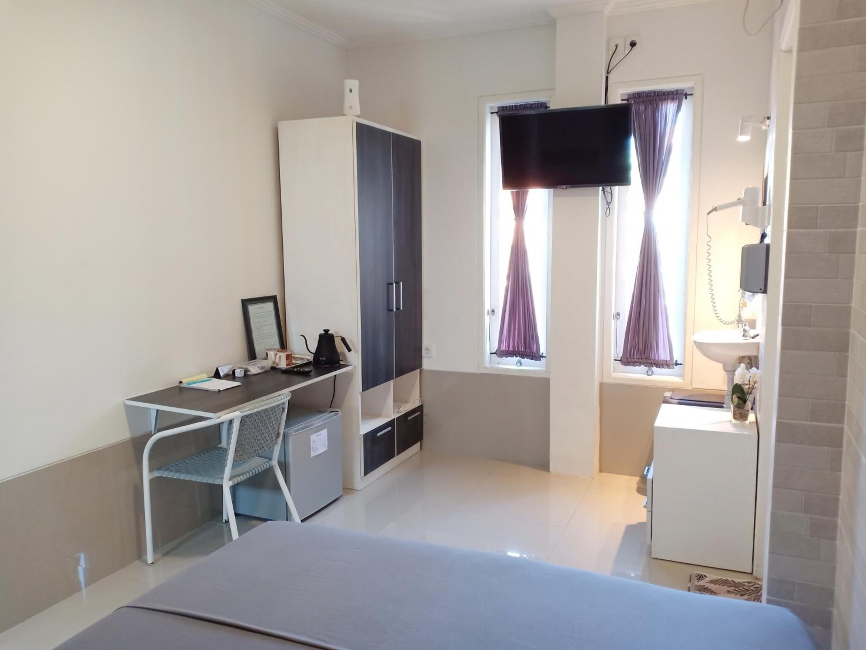 Double Room with Private Bathroom photo 2
