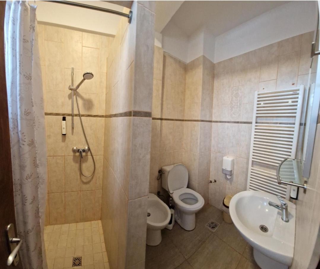 Twin Room - Photo 6