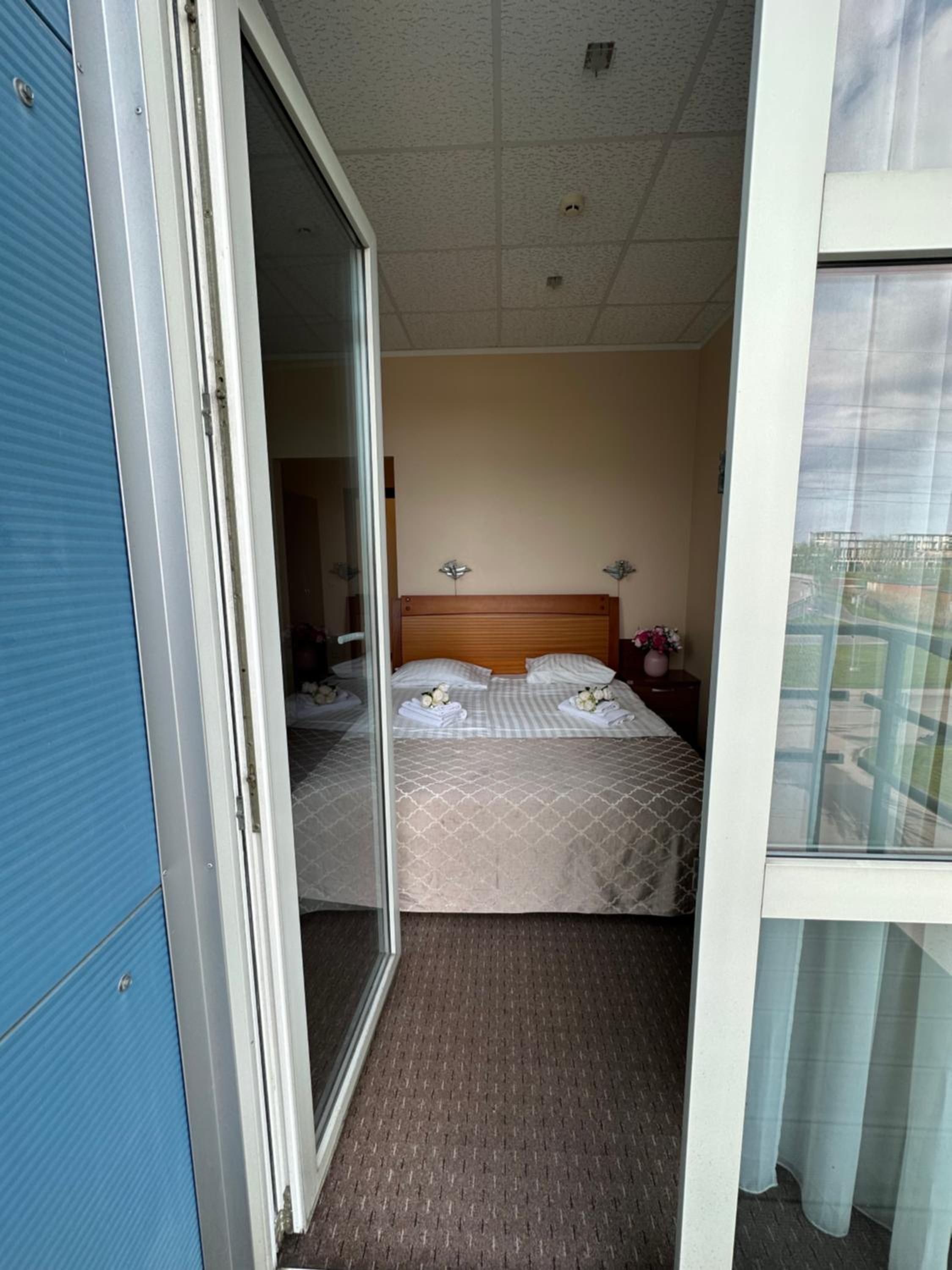 Standard Double Room - Photo 13