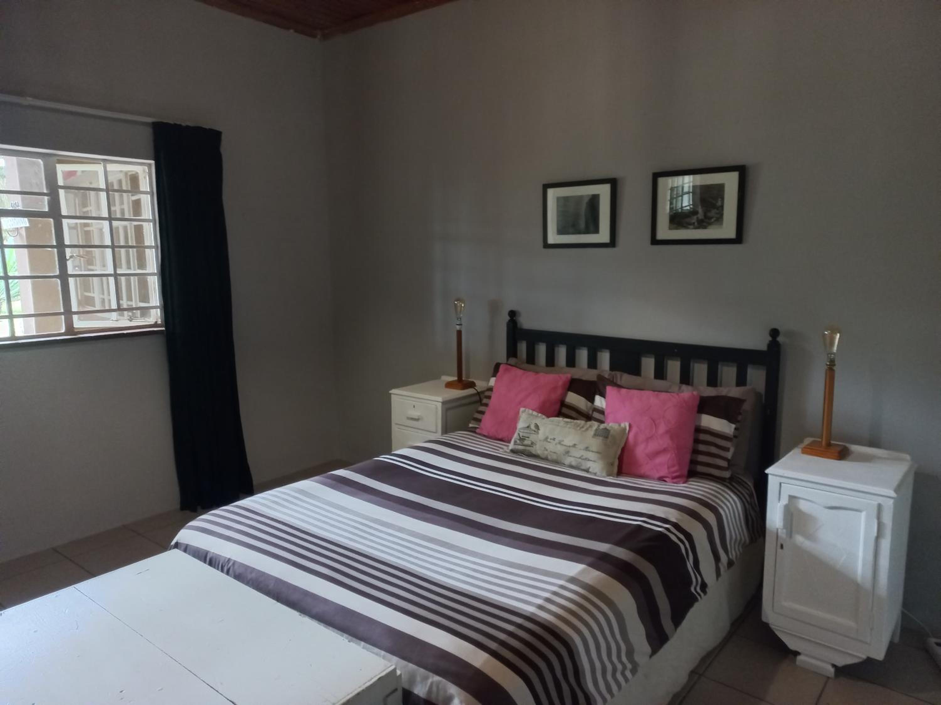 Double Room With Shared Bathroom photo 1