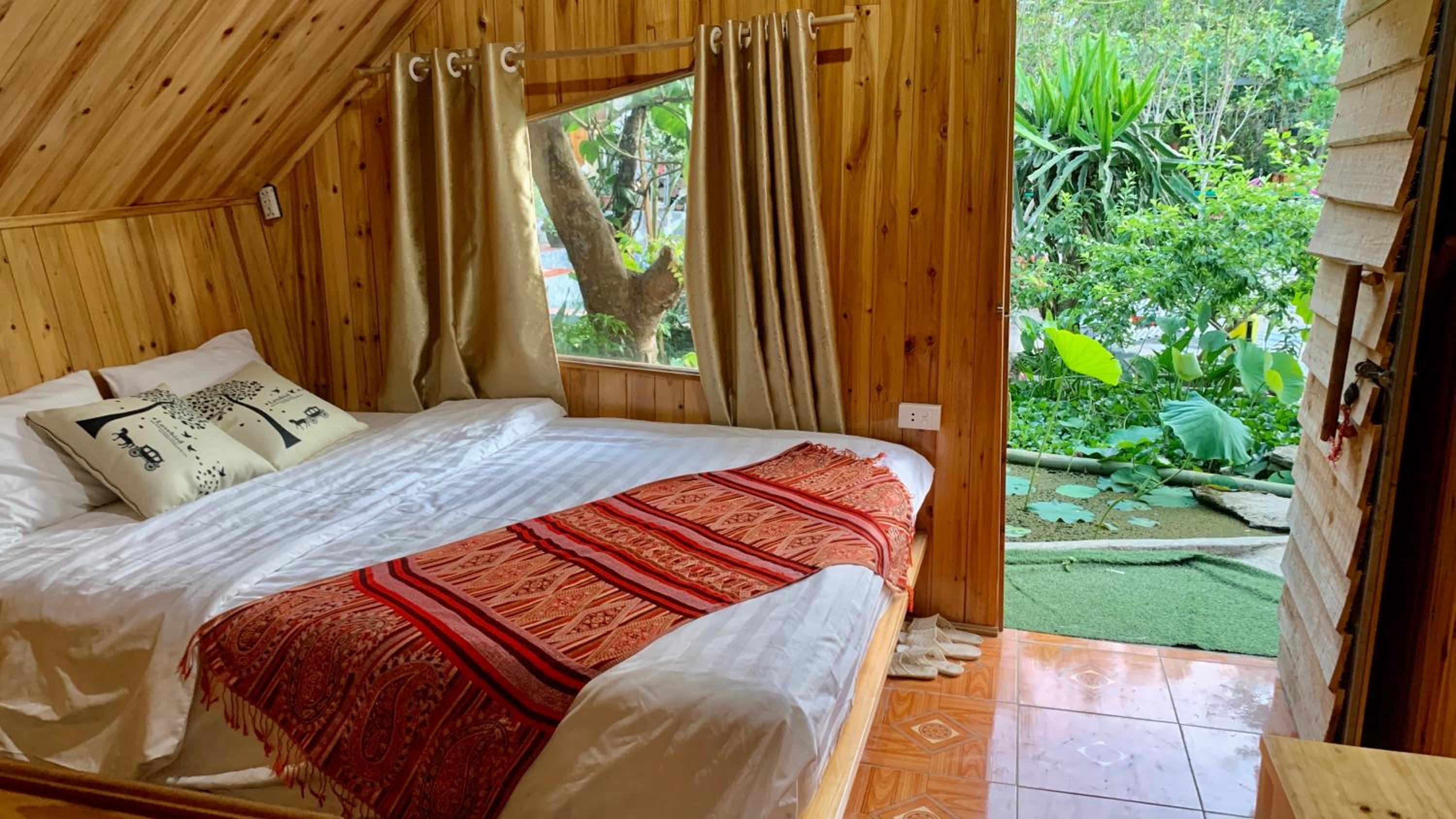 One-Bedroom Bungalow photo 1