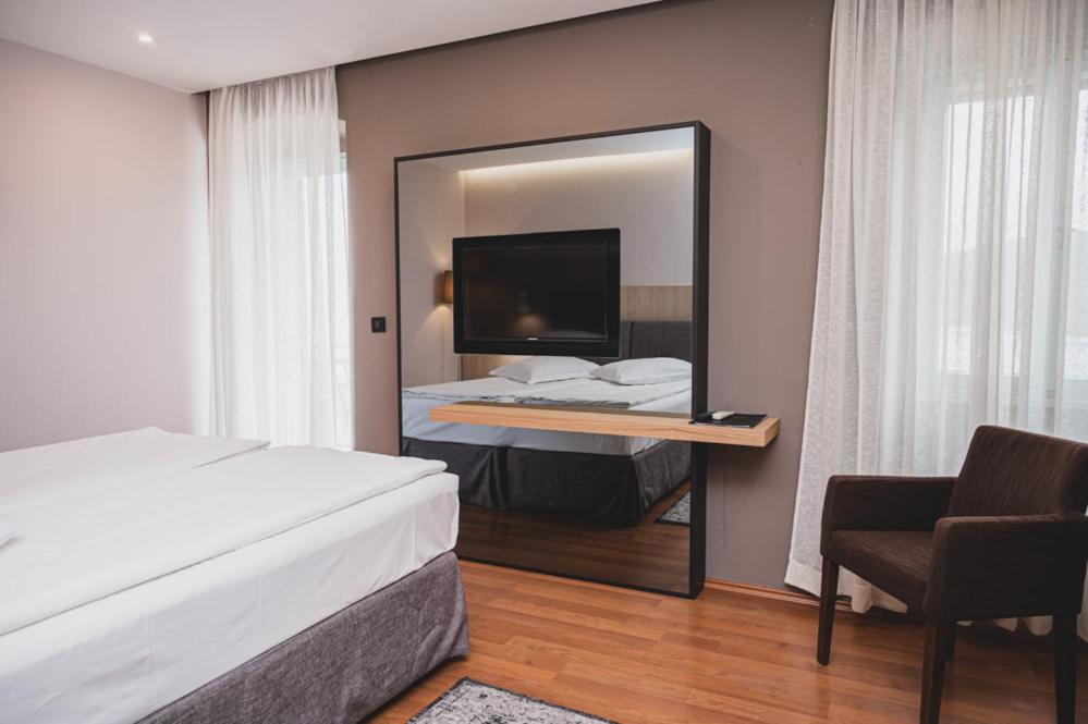 Double Room with Sea View - Photo 1