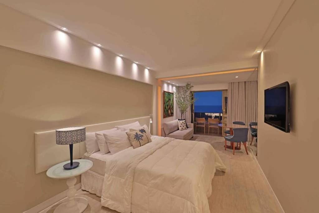 Deluxe Suite With Balcony And Sea View - 24º Floor