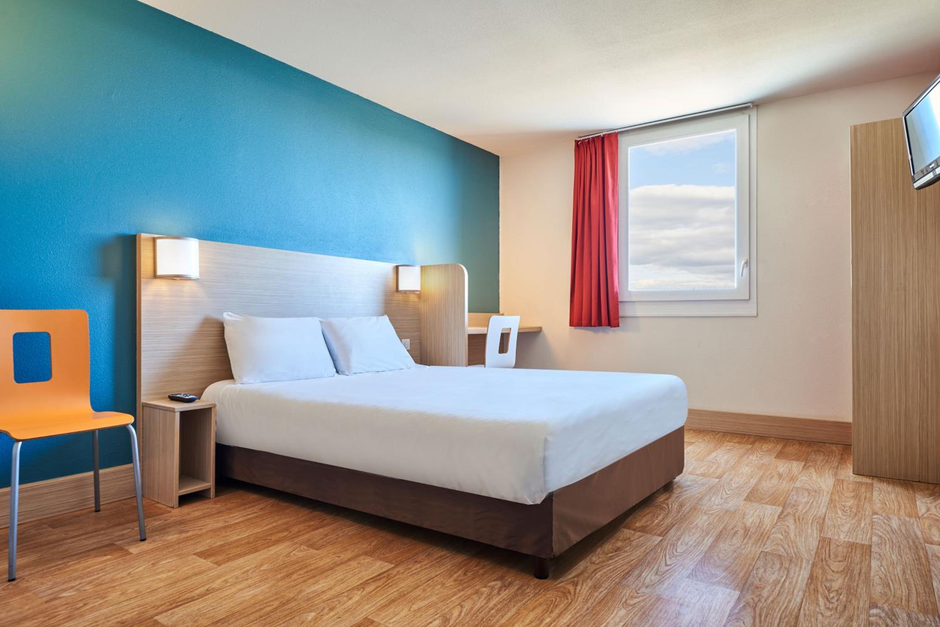 Double Room - Photo 10