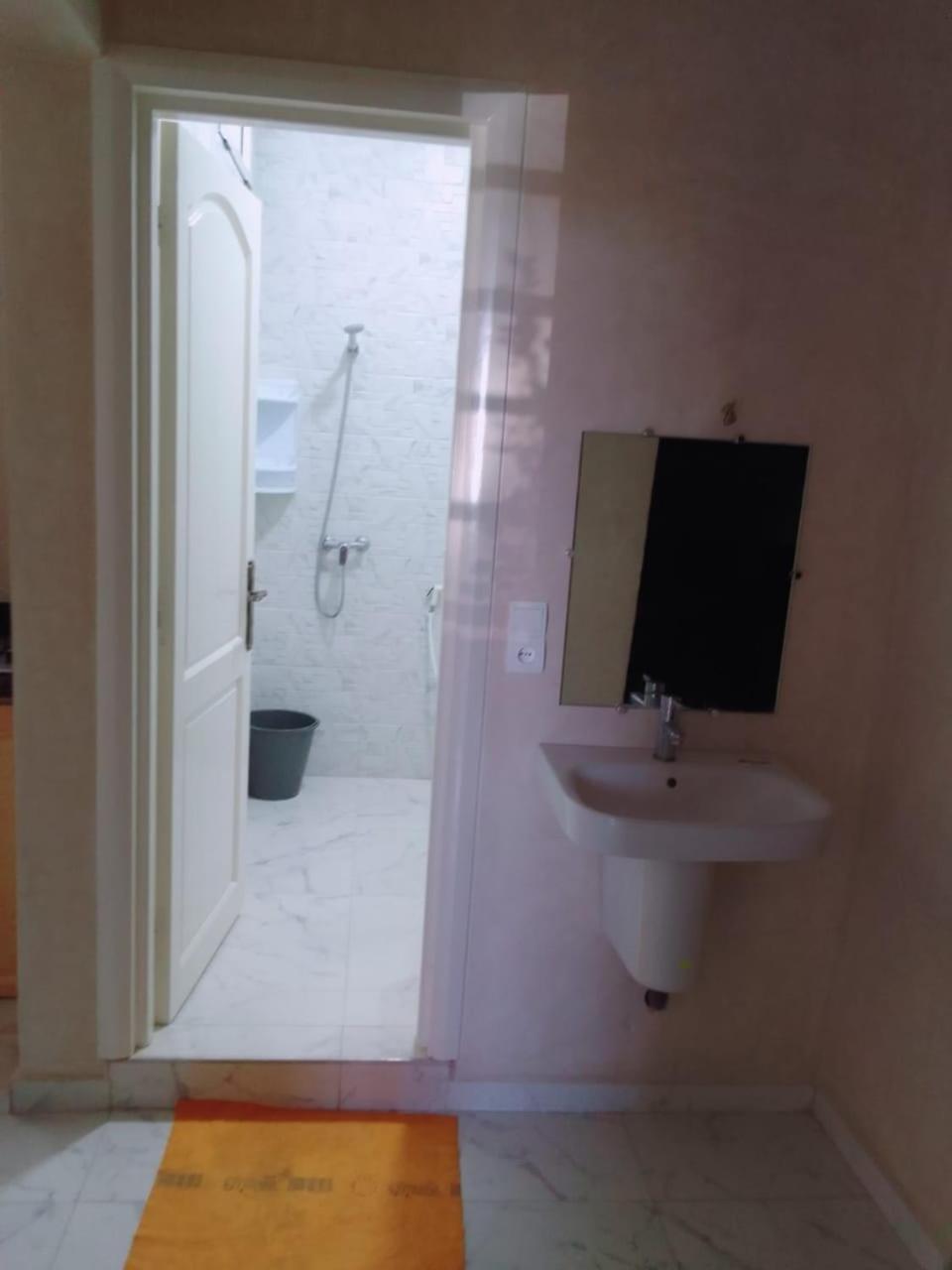 One-Bedroom Apartment - Photo 6