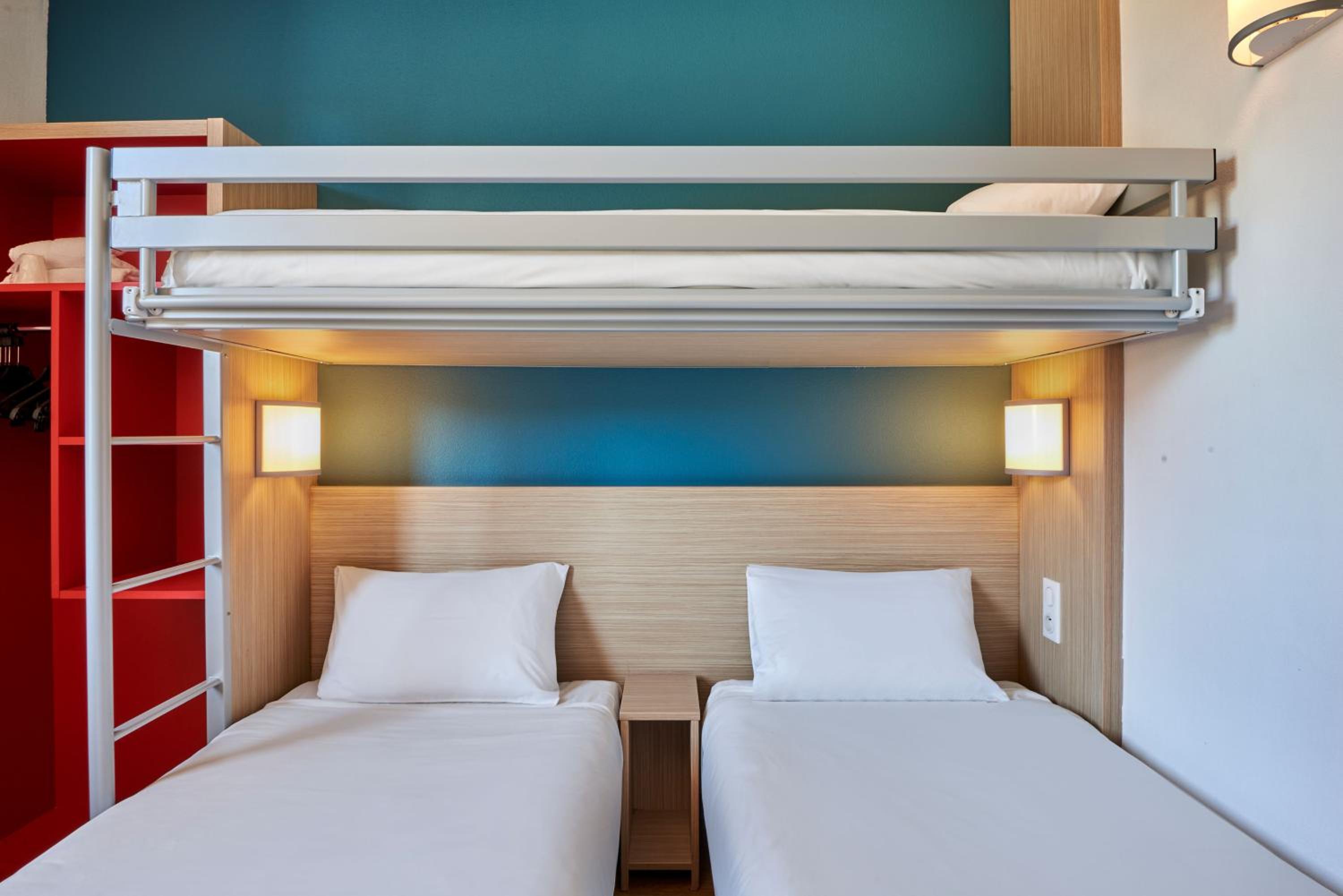 Triple Room with 3 Single Beds - Photo 6