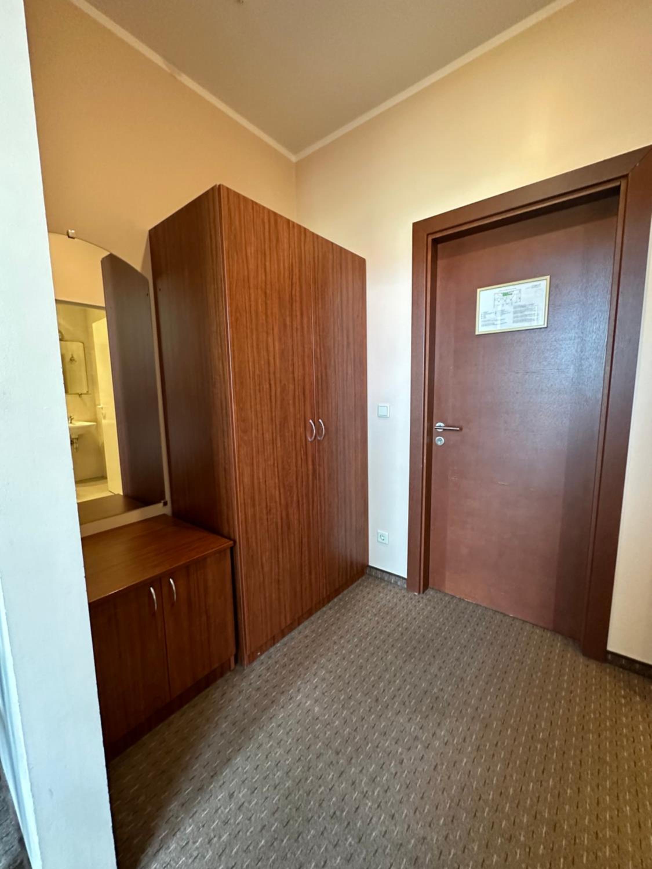 Standard Double Room - Photo 12