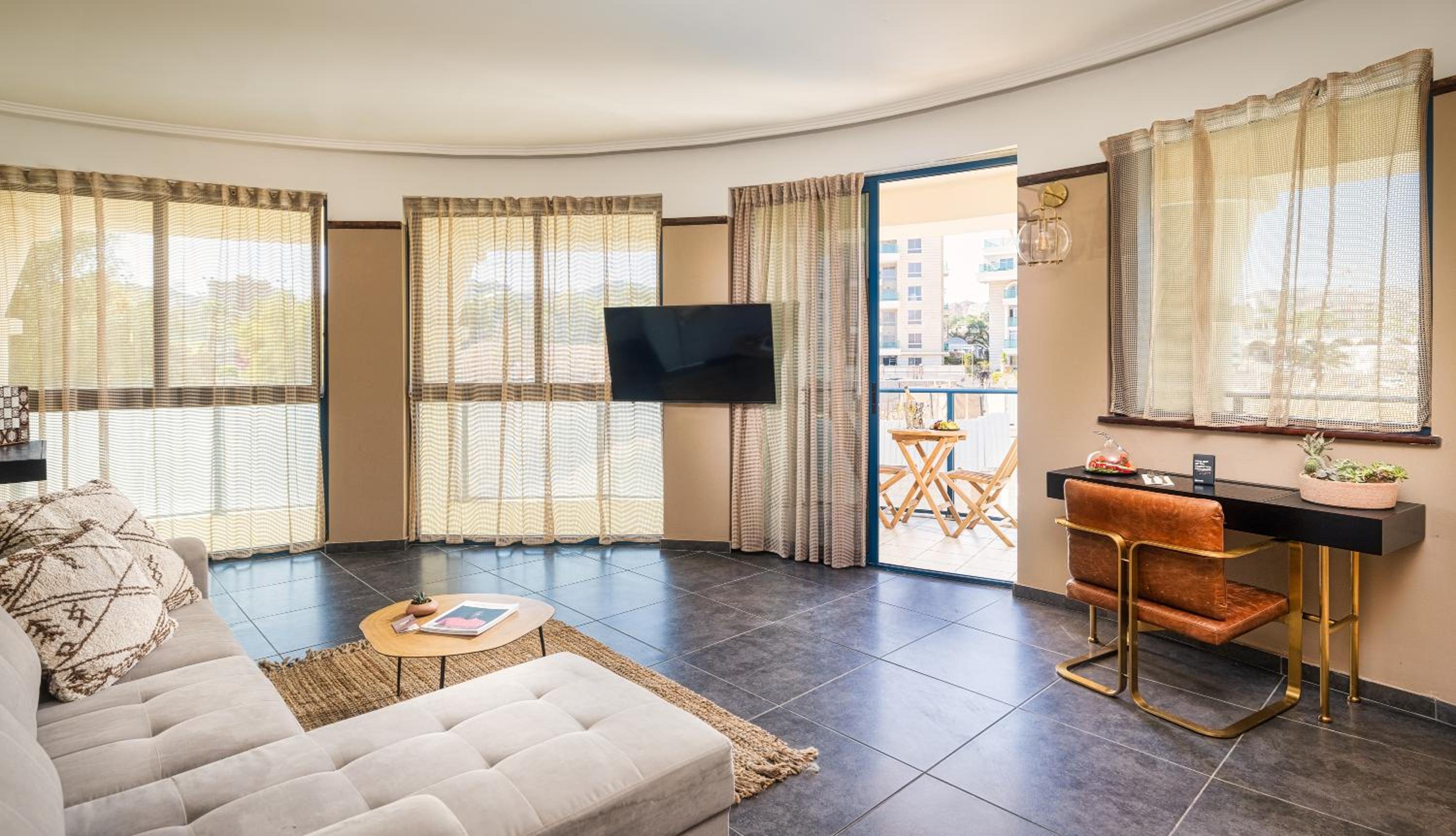 Executive Suite with Balcony photo 1