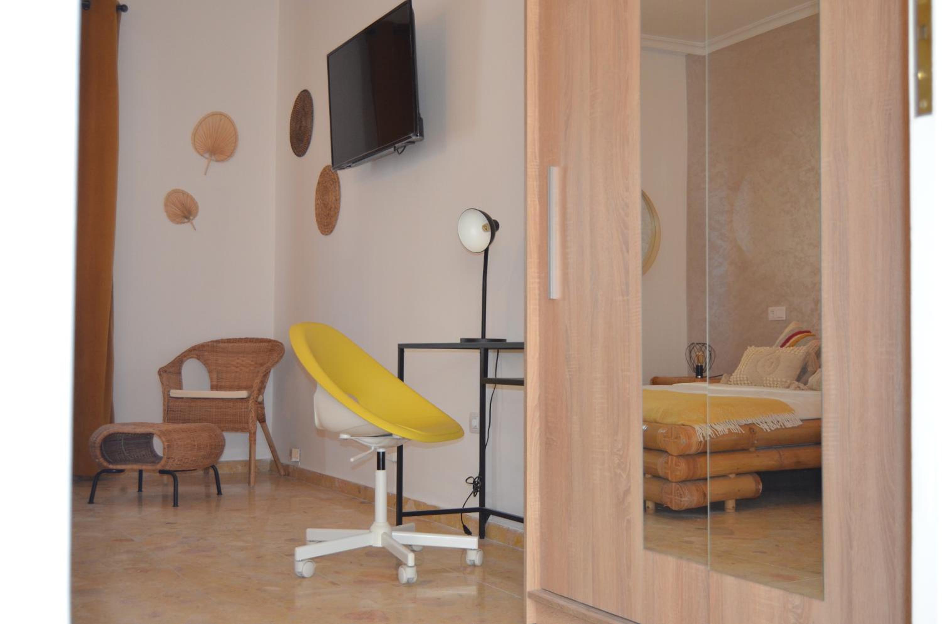Deluxe Double Room with Shower photo 3