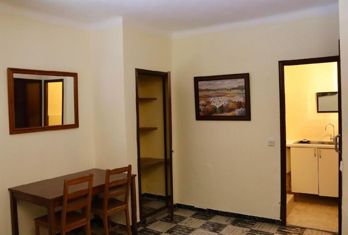 Twin Room with Balcony photo 2