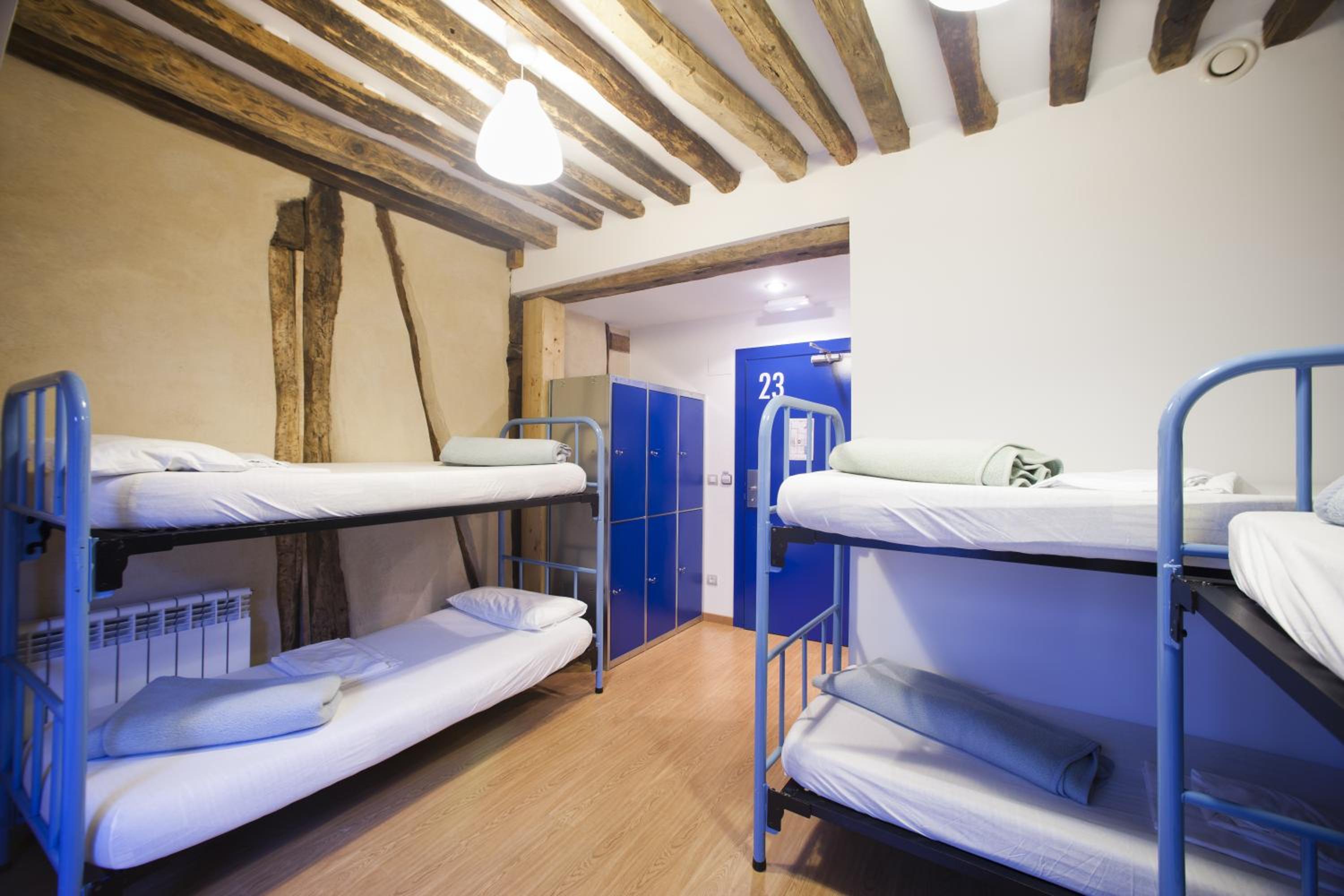 Single Bed in 6-Bed Dormitory Room photo 3
