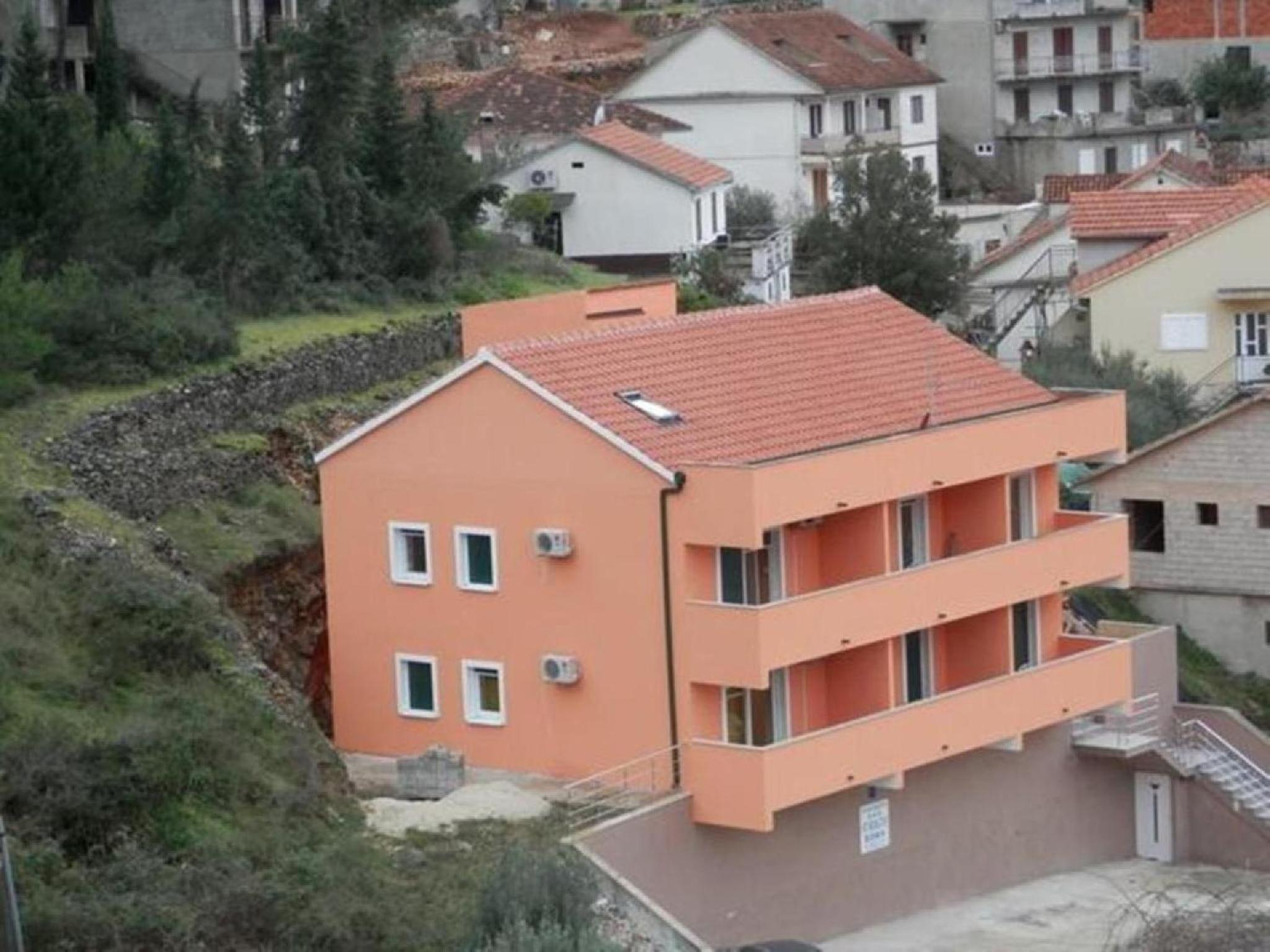 One Bedroom Apartment with Balcony photo 2