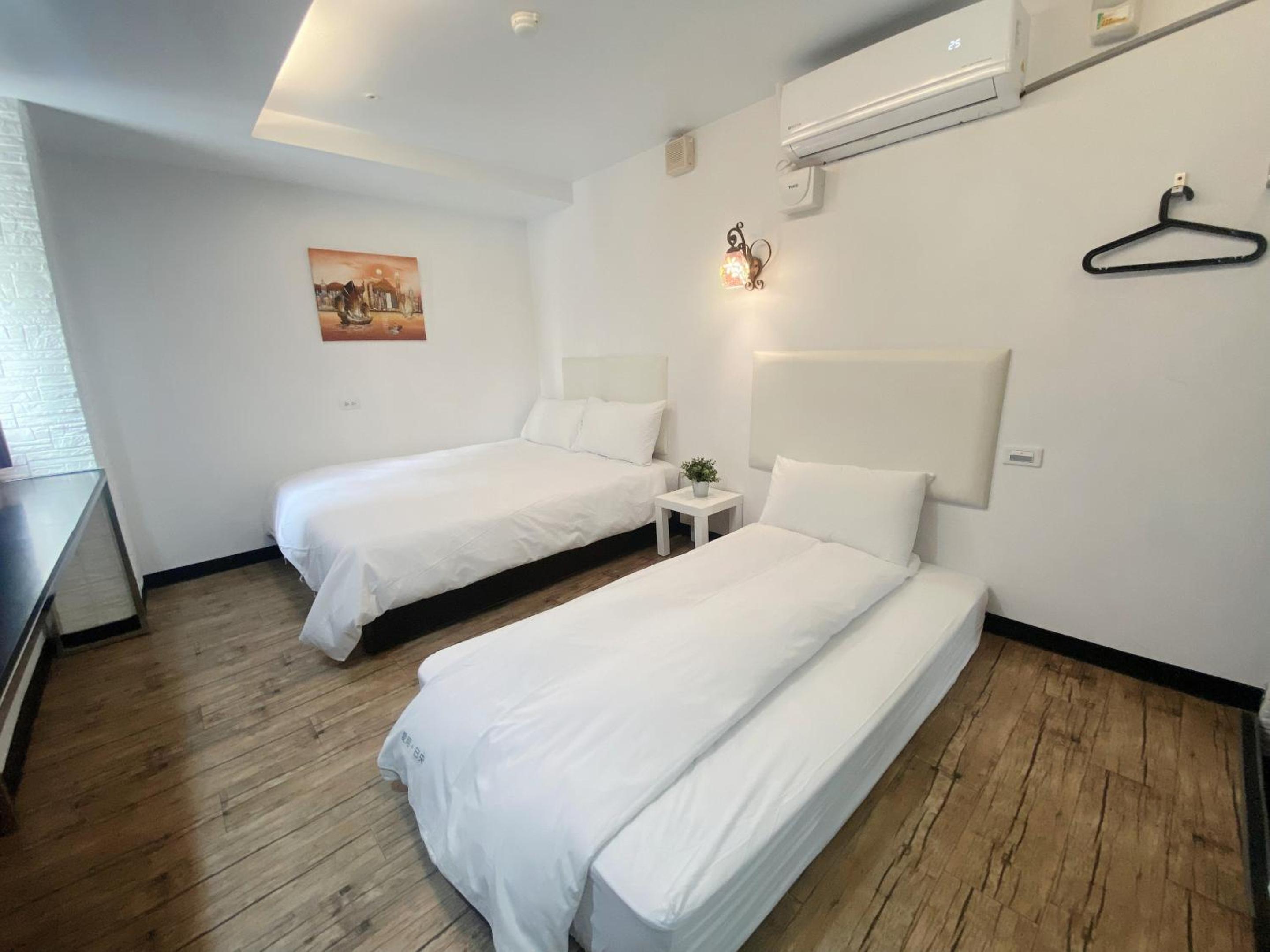 Apartment - Photo 2