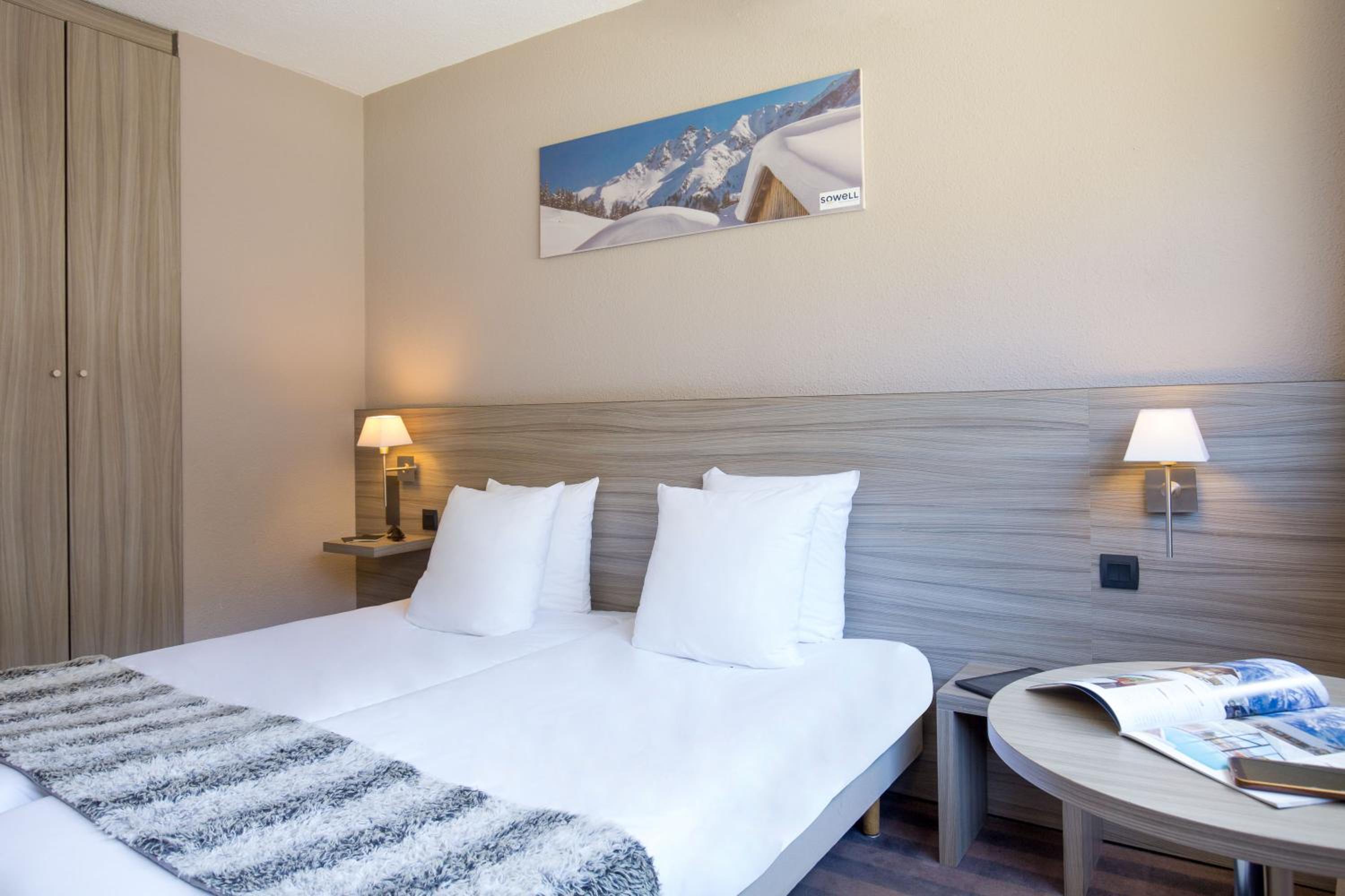 Twin Room - Photo 12