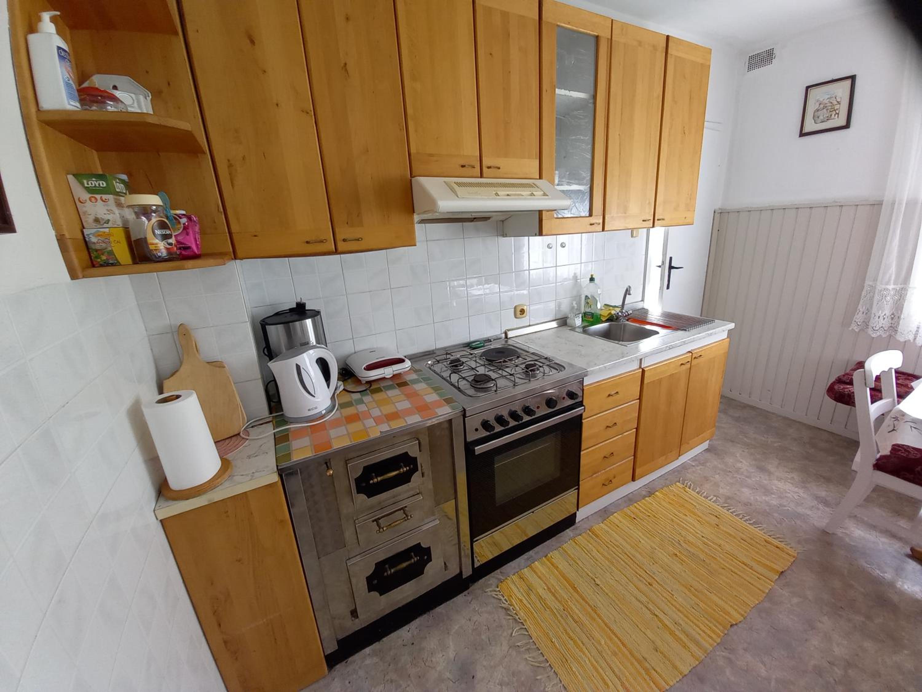 Studio Apartment with Balcony - Photo 4