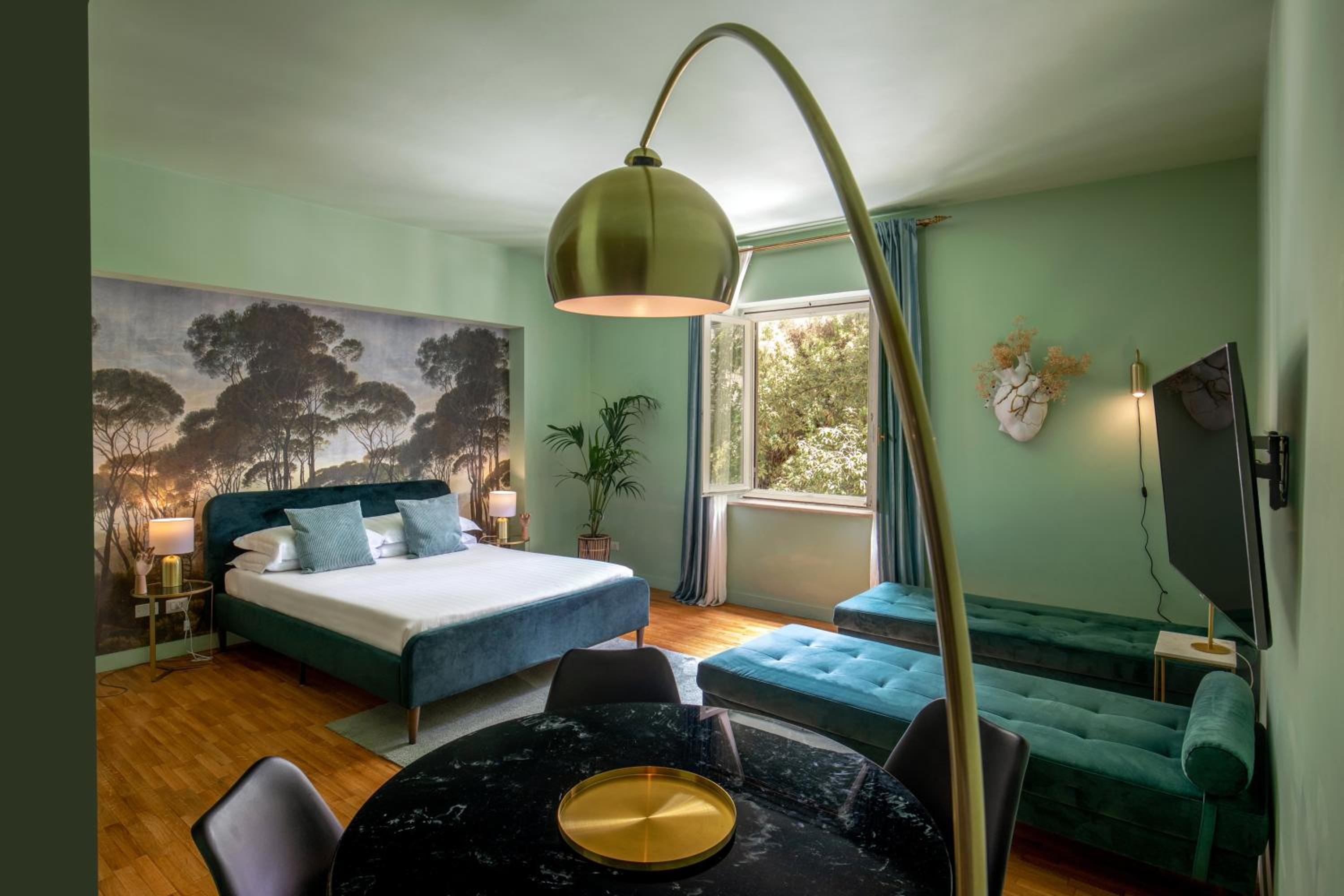 One-Bedroom Apartment