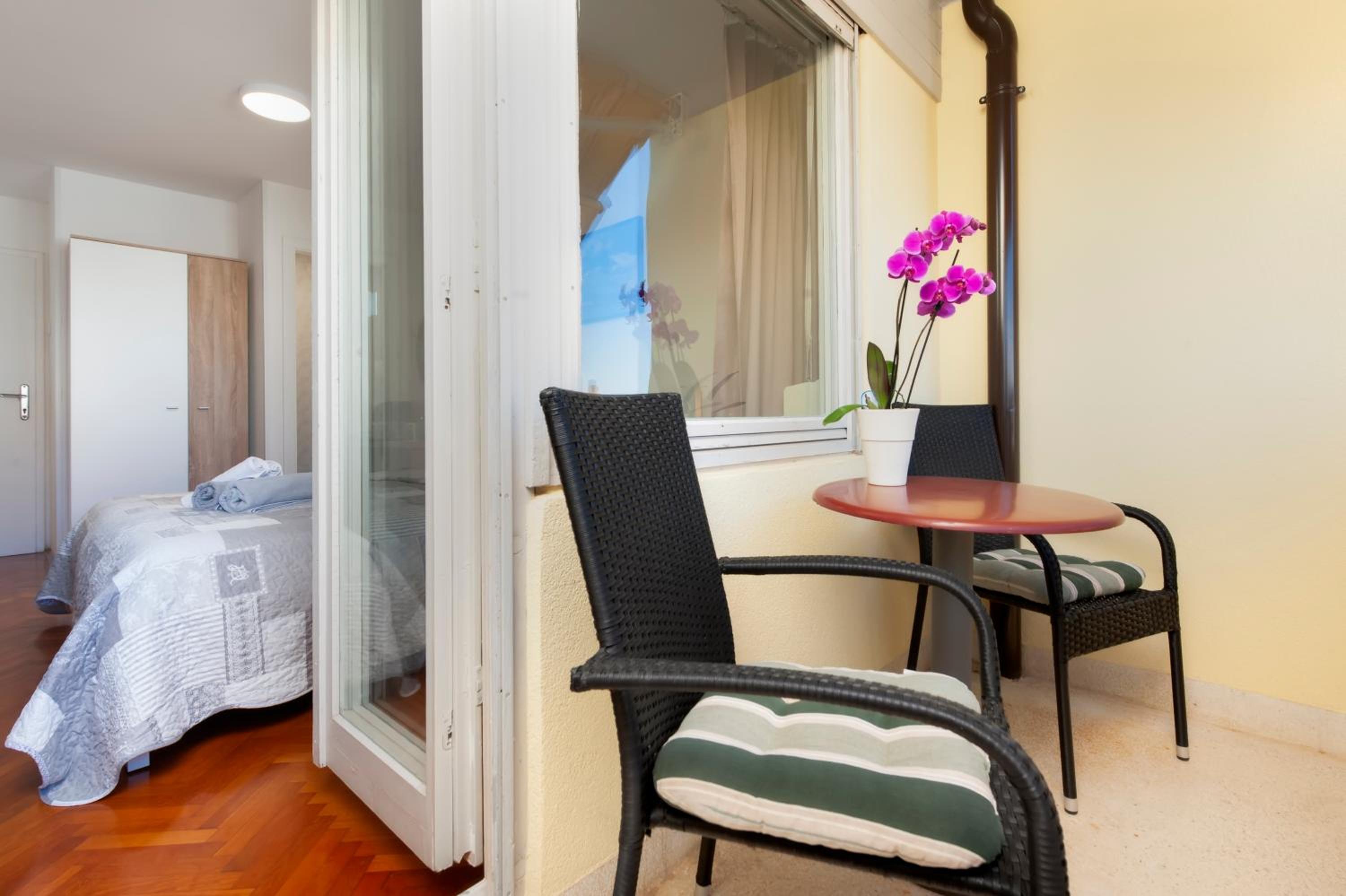 Deluxe Double Room with Balcony - Photo 45