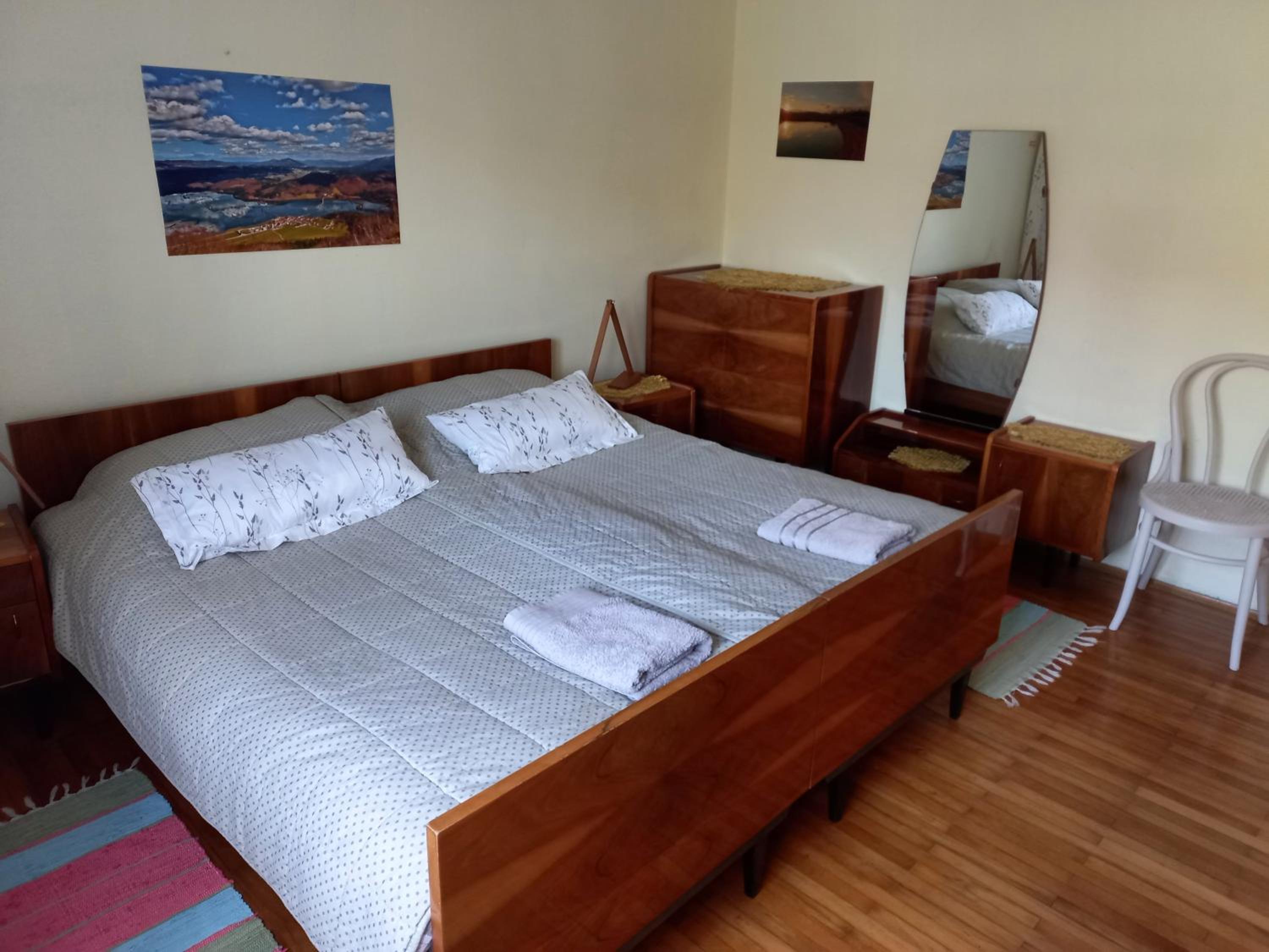 Studio Apartment with Balcony - Photo 6