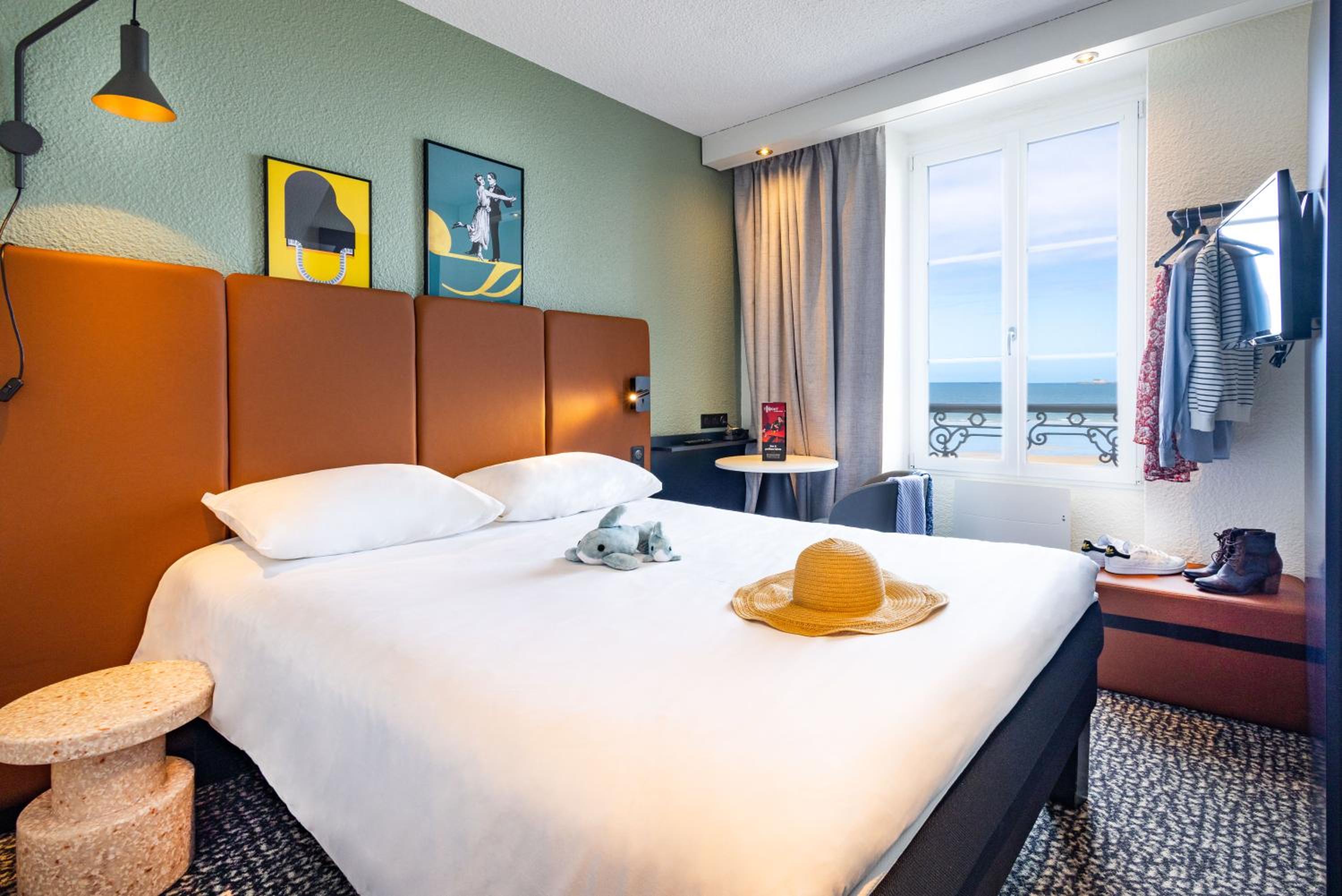 Standard Double Room Sea View  - Photo 9