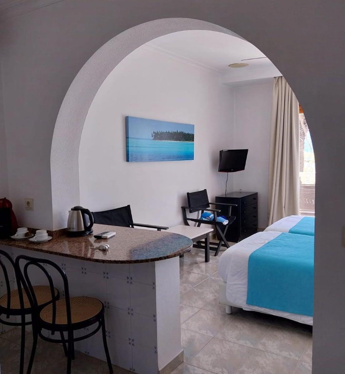 Studio Apartment with Sea View