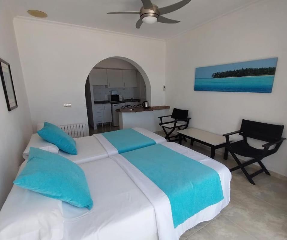 Studio Apartment with Sea View photo 3