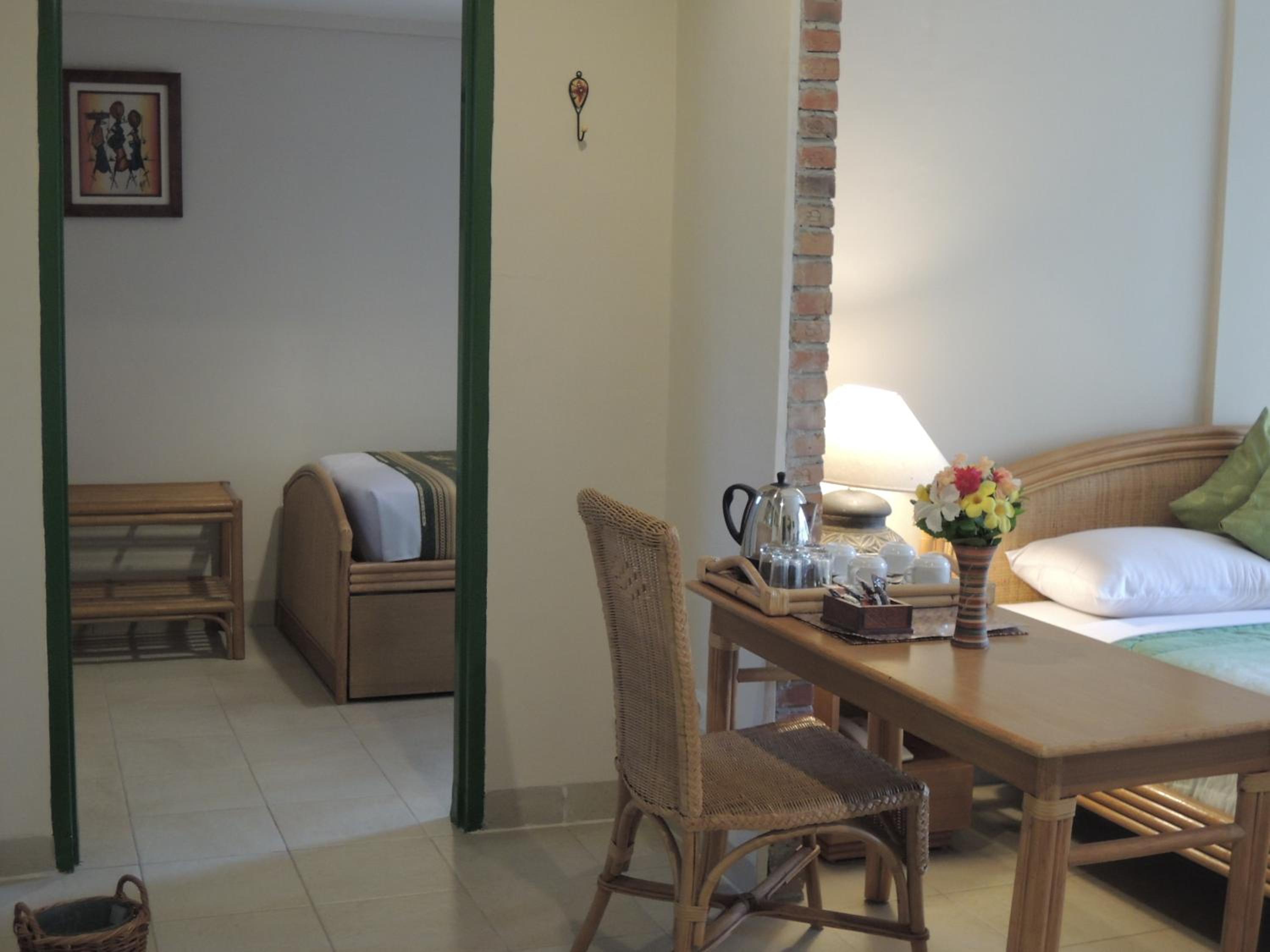 Family Room - Photo 4