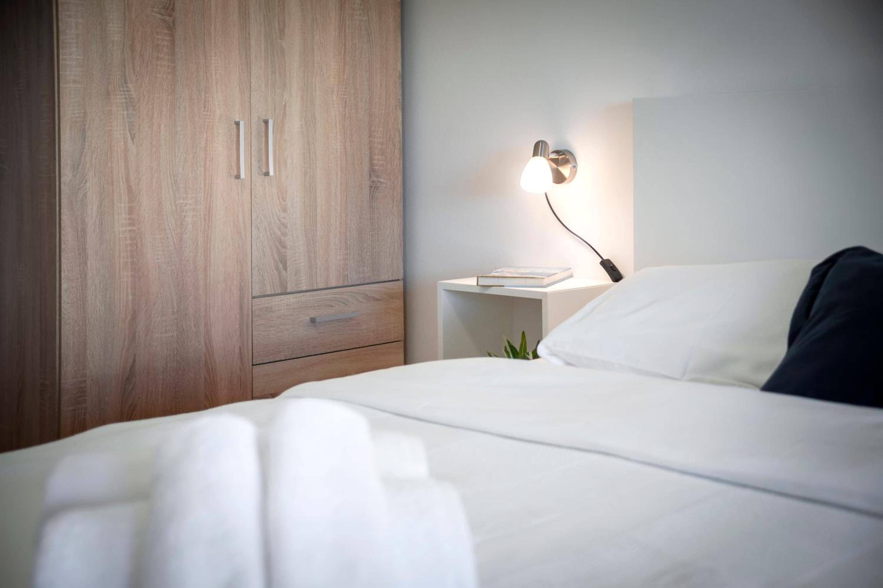 Deluxe Double Room with Balcony - Photo 24