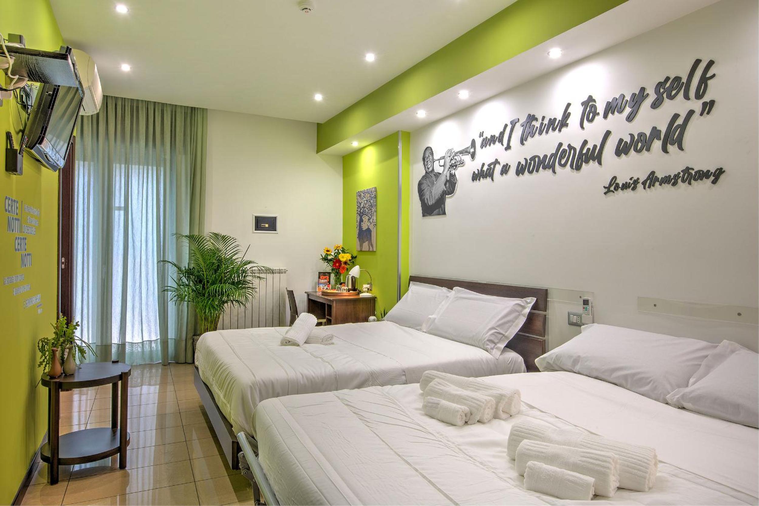 Junior Suite with Balcony - Photo 14