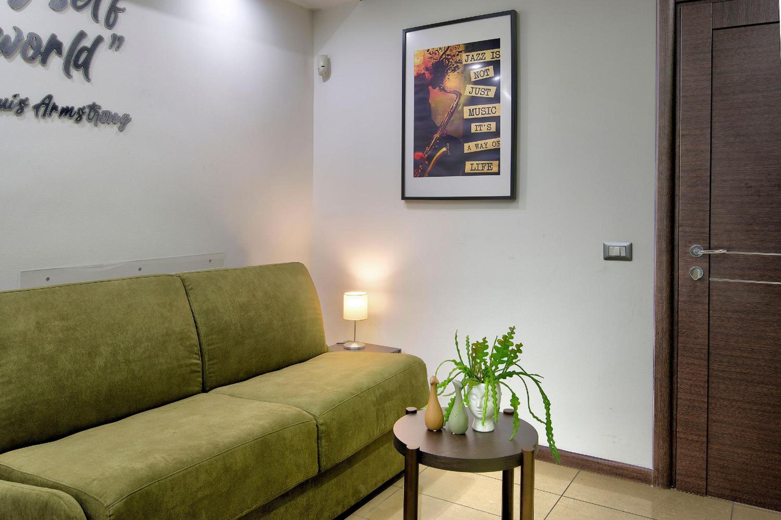 Junior Suite with Balcony - Photo 8