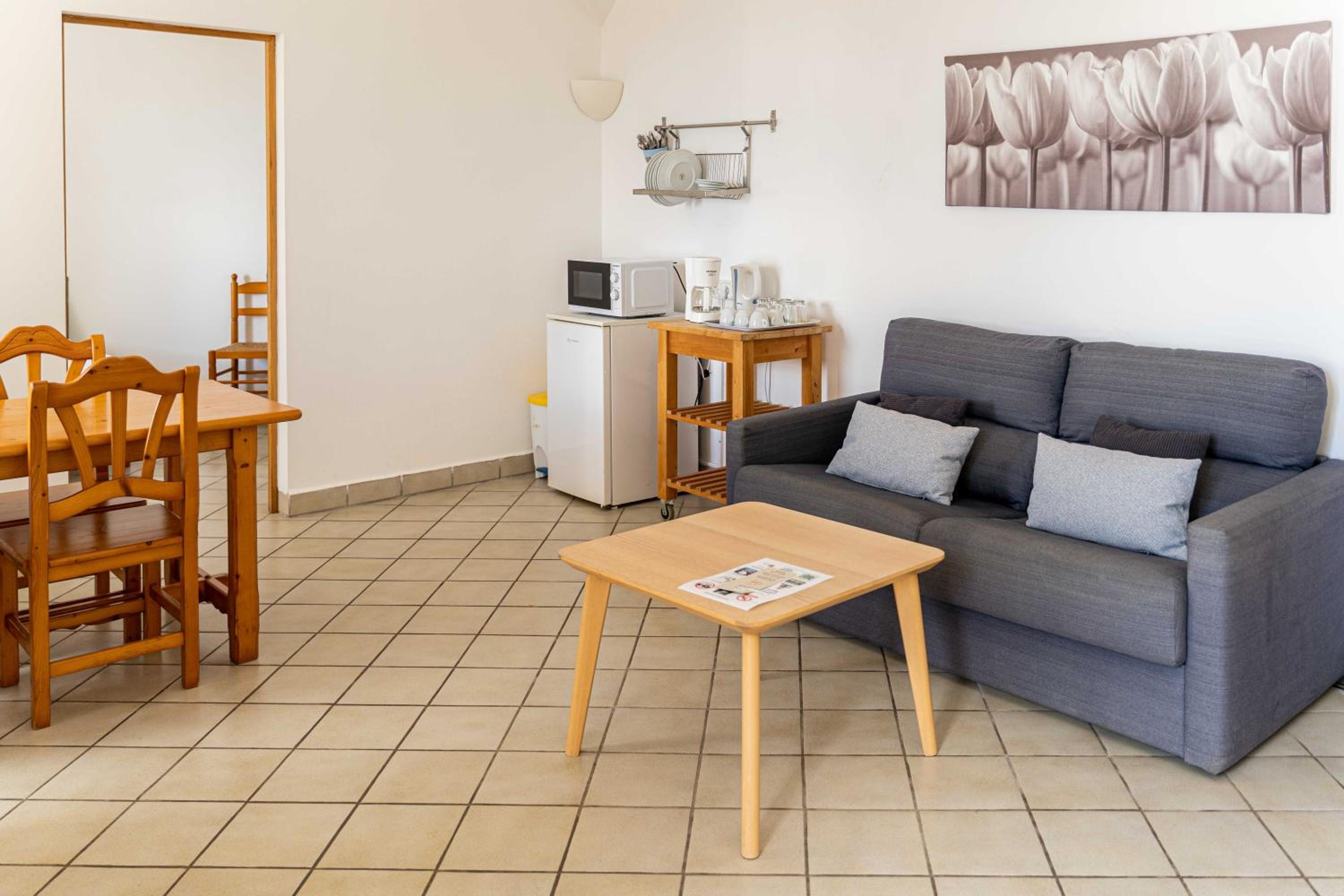 Two-Bedroom Apartment with Terrace photo 3