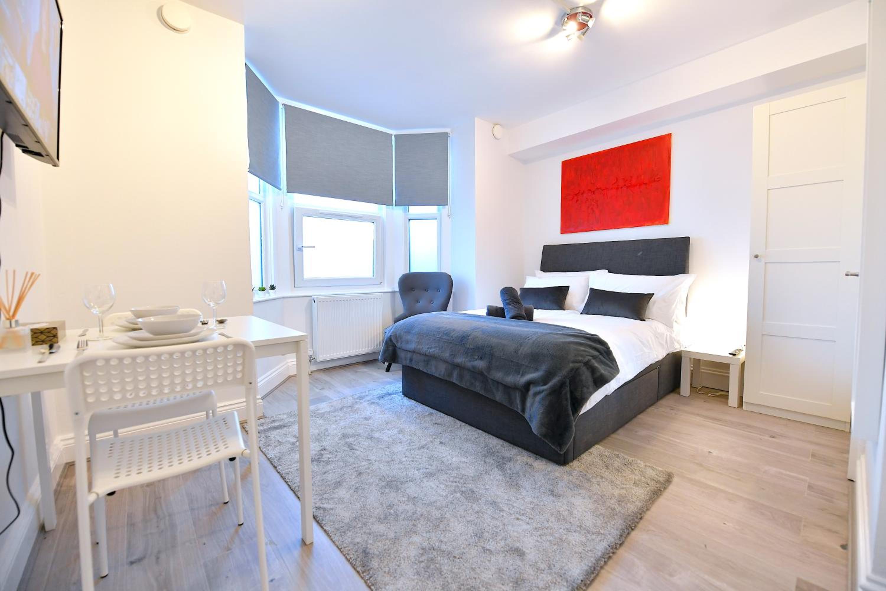 Studio Apartment photo 2