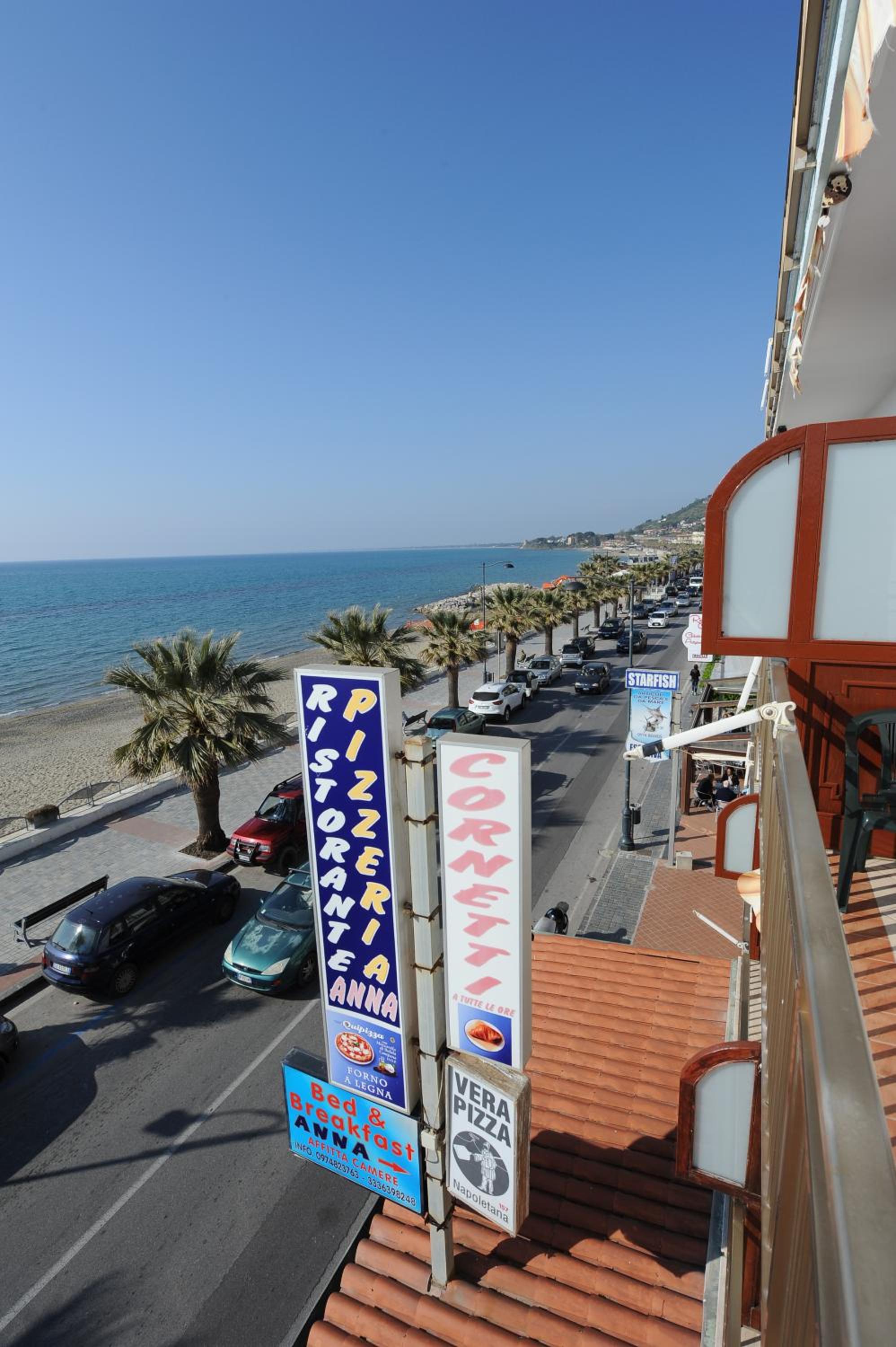 Deluxe Triple Room with Sea View photo 2