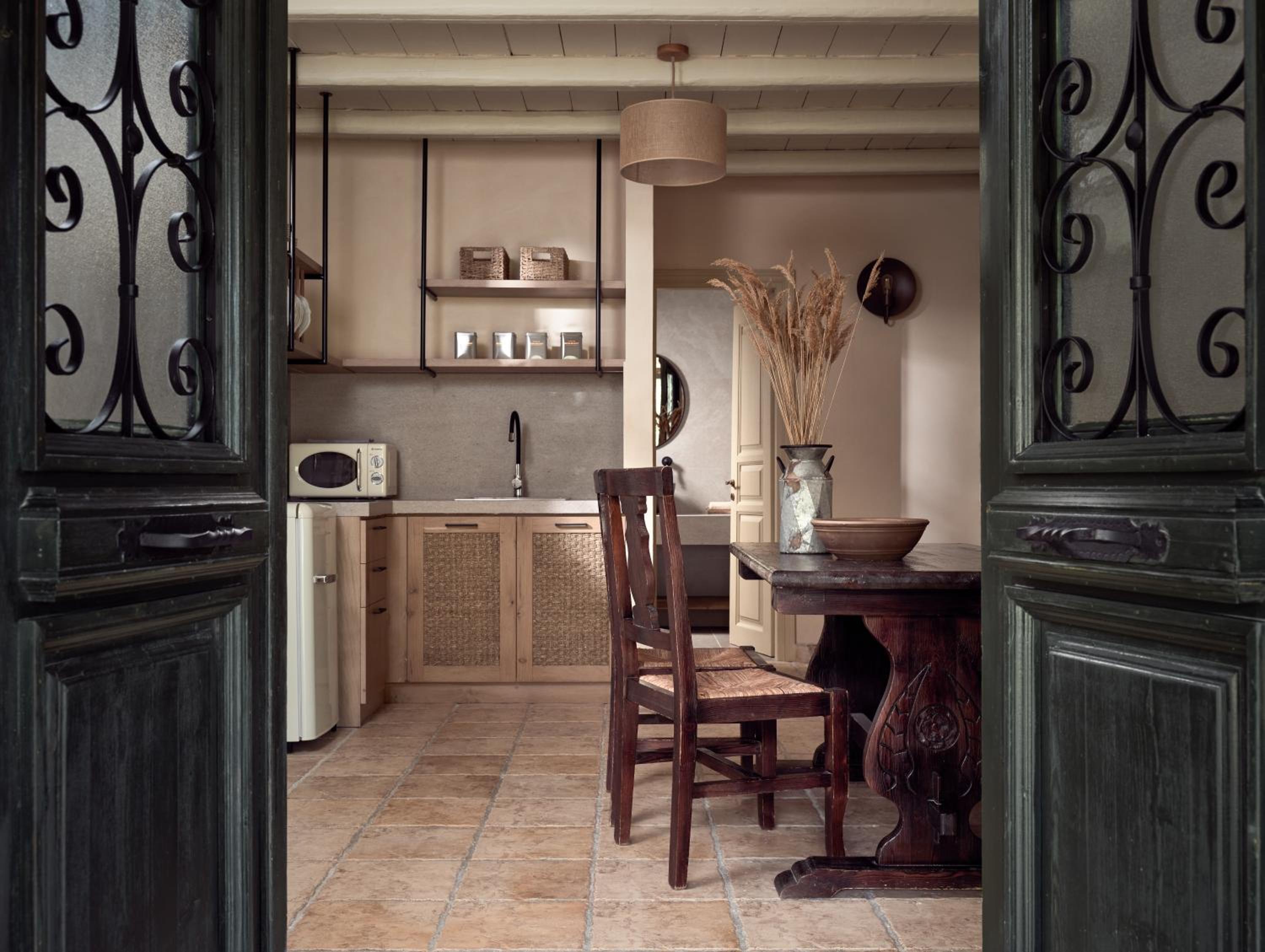 Two Bedroom Residence - Photo 7