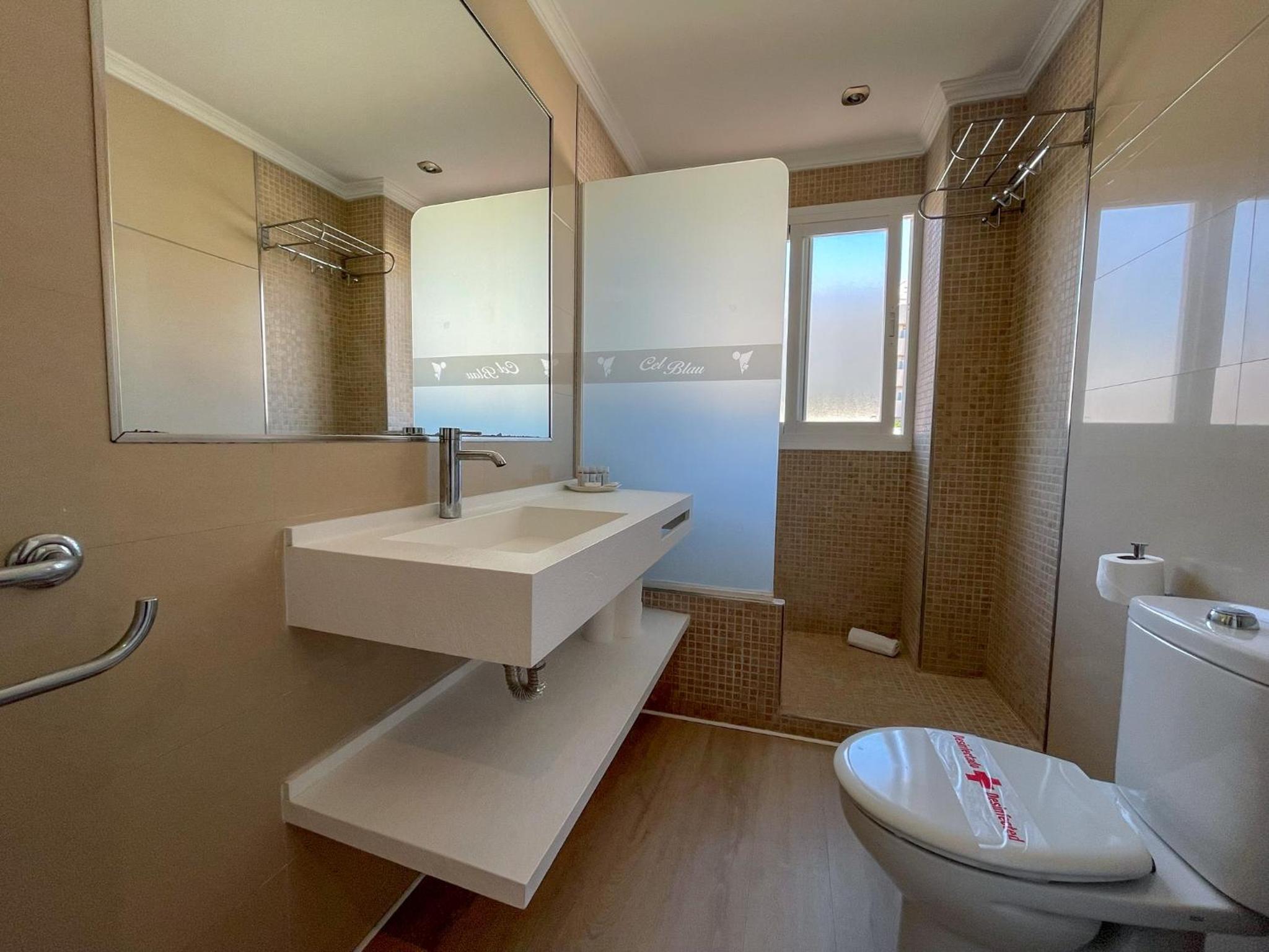 Two-Bedroom Apartment (4 Adults) photo 3