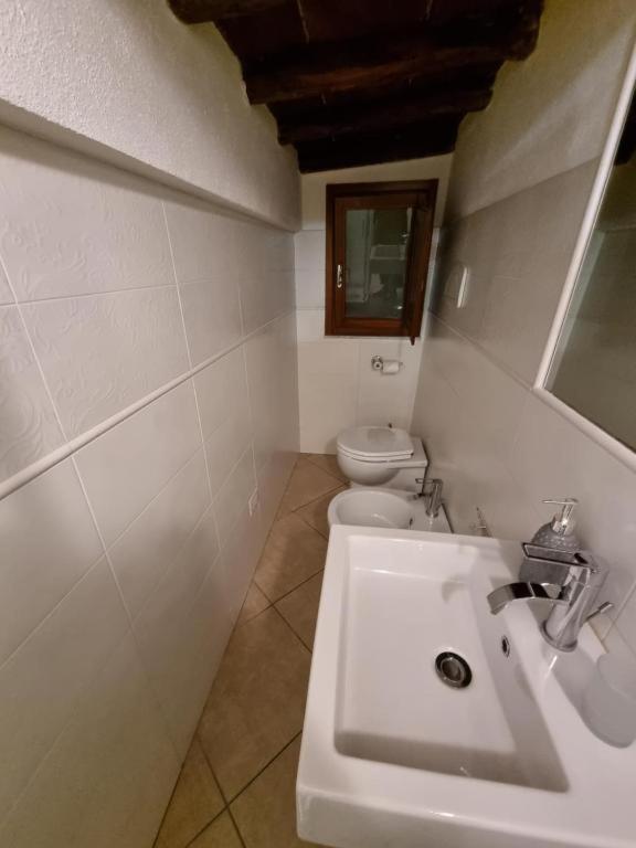 Double Room - Photo 8